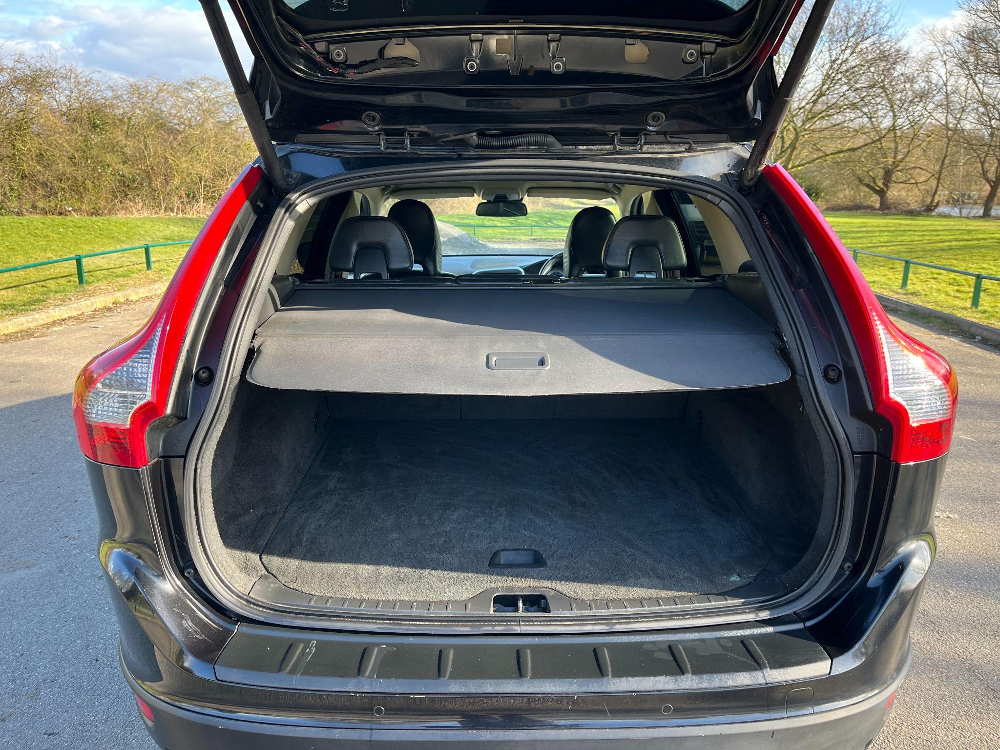 Volvo XC60 2.0 D3 R-Design Geartronic Euro 5 5dr 5dr Automatic 2025