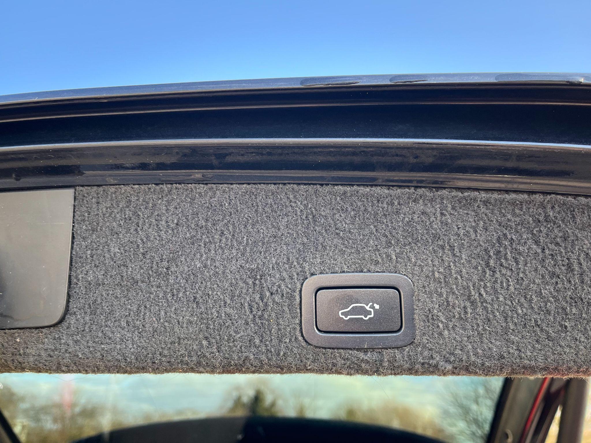 Volvo XC60 2.0 D3 R-Design Geartronic Euro 5 5dr 5dr Automatic 2025