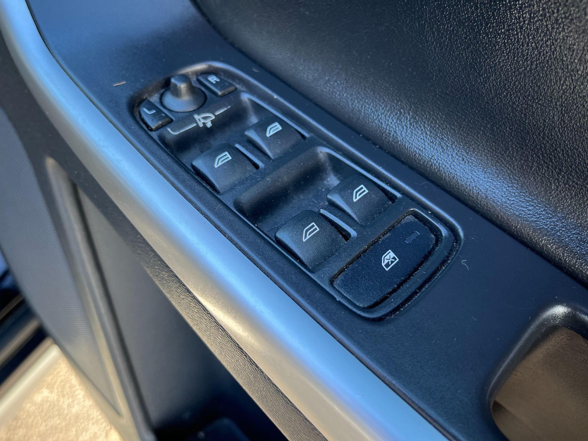 Volvo XC60 2.0 D3 R-Design Geartronic Euro 5 5dr 5dr Automatic 2025