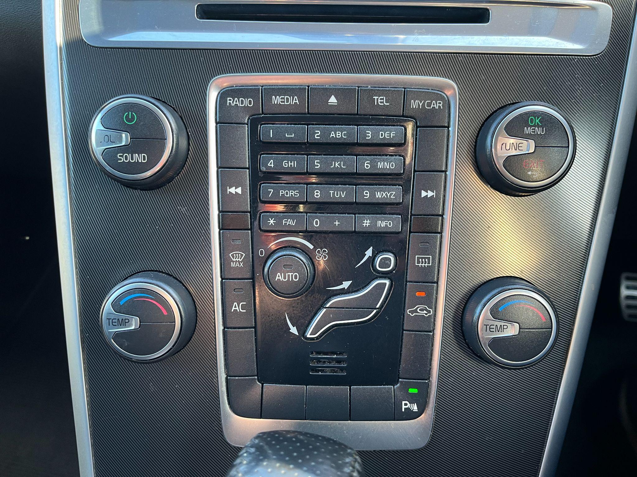 Volvo XC60 2.0 D3 R-Design Geartronic Euro 5 5dr 5dr Automatic 2025