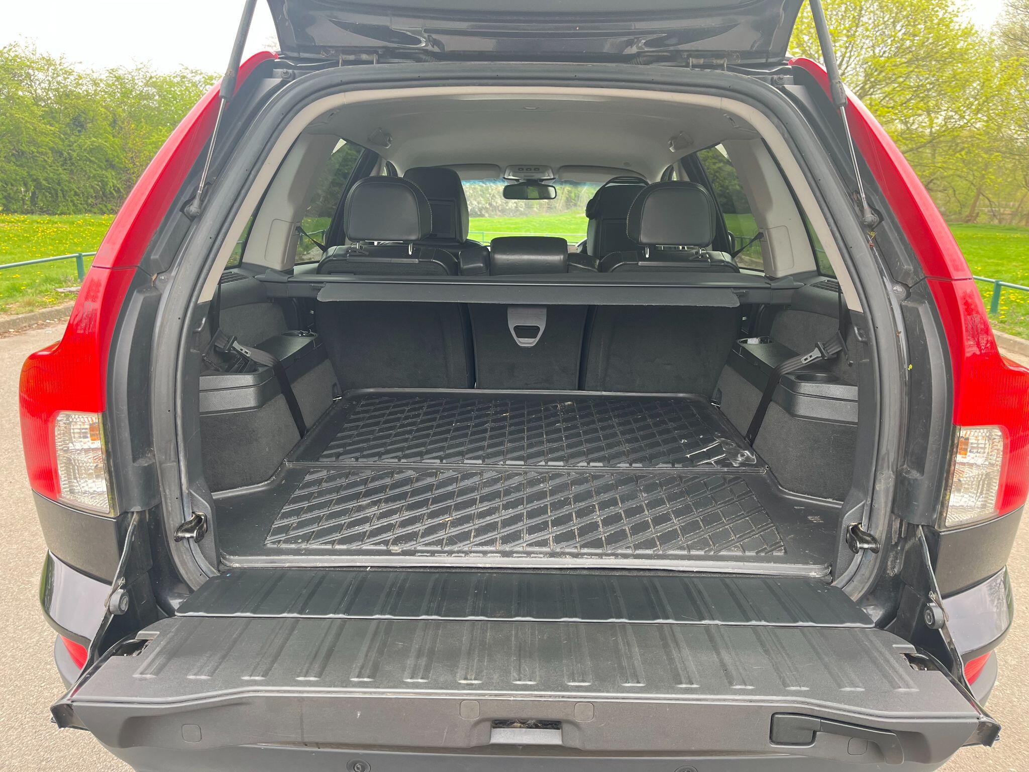 Volvo XC90 2.4 D5 R-Design Geartronic AWD 5dr 5dr Automatic 2026