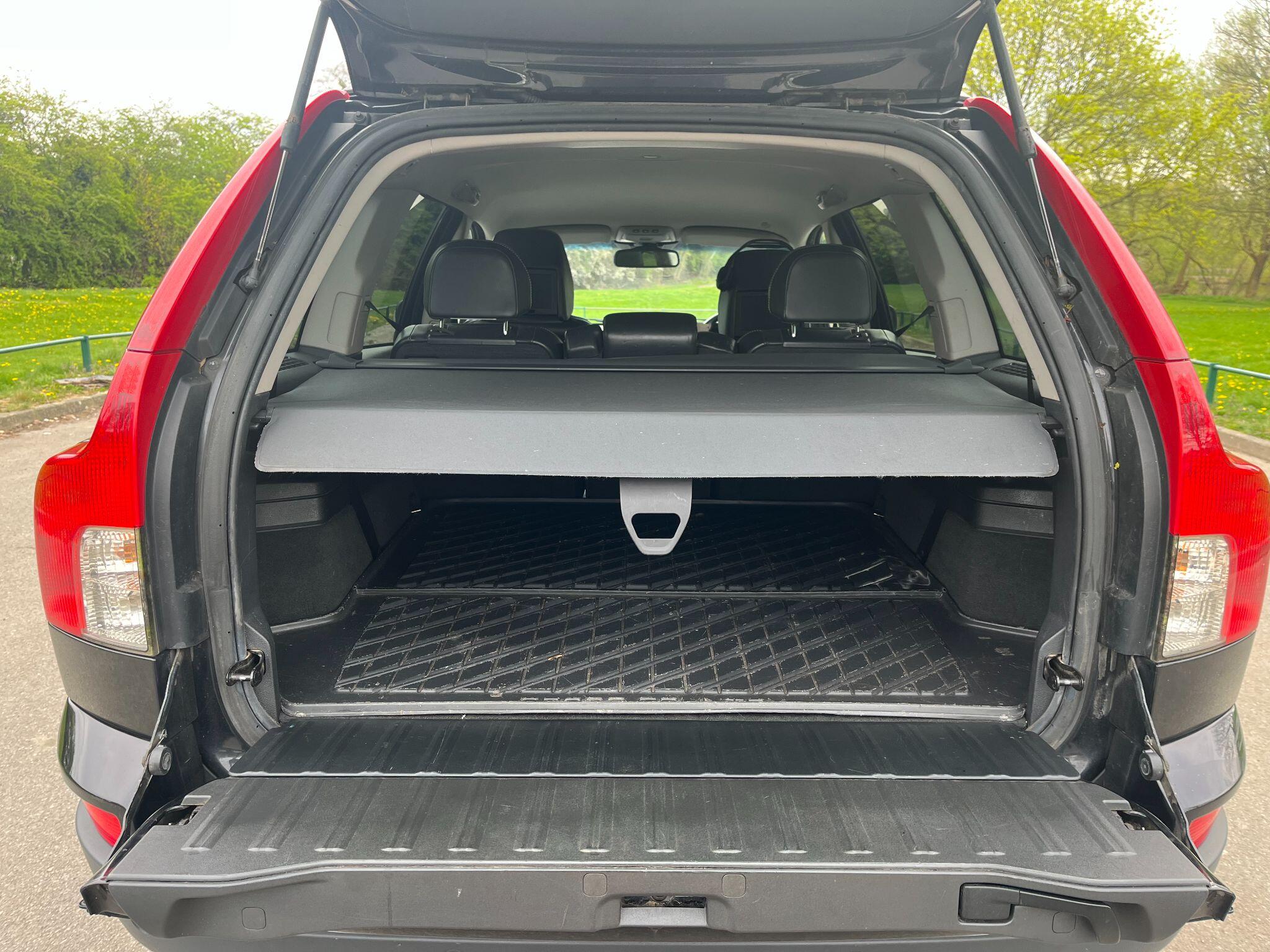 Volvo XC90 2.4 D5 R-Design Geartronic AWD 5dr 5dr Automatic 2026