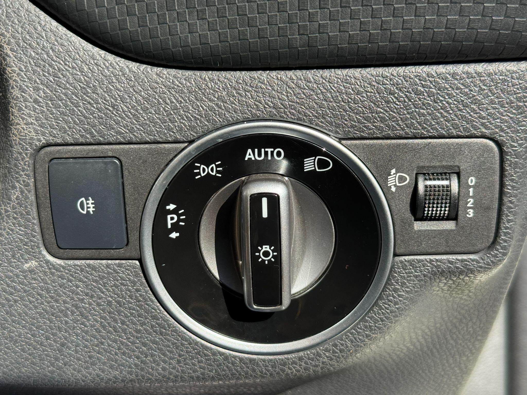 Mercedes-Benz A Class 1.6 A200 BlueEfficiency Sport 7G-DCT Euro 6 (s/s) 5dr 5dr Automatic 2013