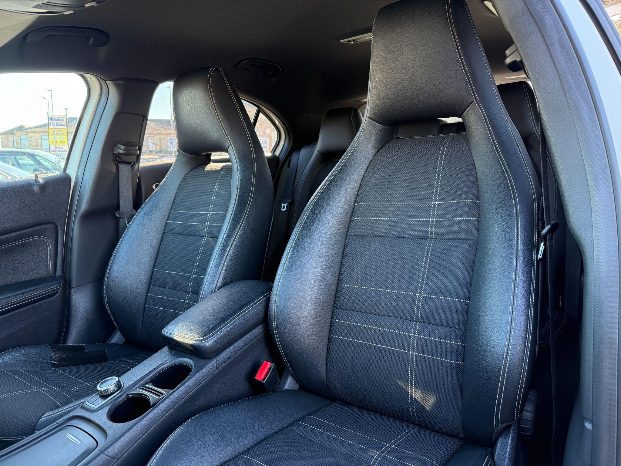 Mercedes-Benz A Class 1.6 A200 BlueEfficiency Sport 7G-DCT Euro 6 (s/s) 5dr 5dr Automatic 2013