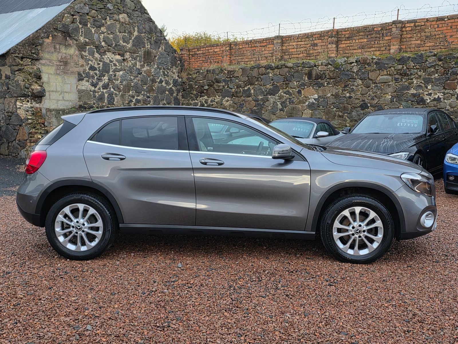 Mercedes-Benz GLA 2.1L 200 SE Executive D SUV 5dr Diesel Manual Euro 6 (134 bhp) 5dr Manual 2017