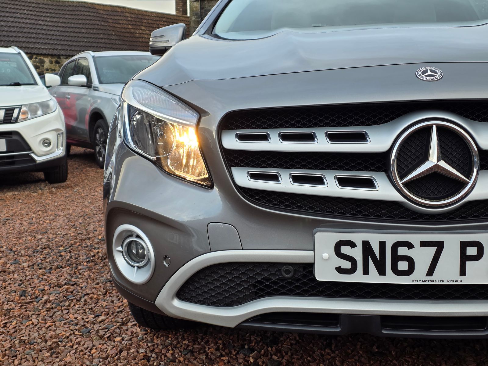 Mercedes-Benz GLA 2.1L 200 SE Executive D SUV 5dr Diesel Manual Euro 6 (134 bhp) 5dr Manual 2017