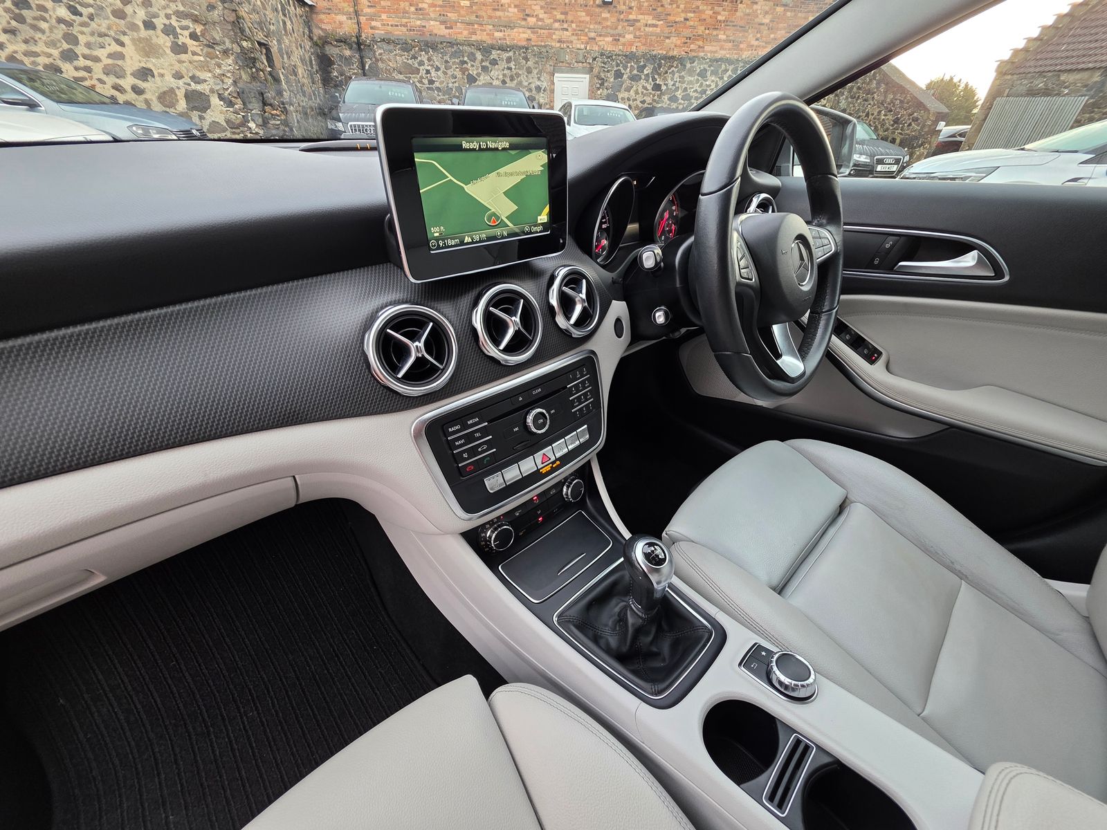 Mercedes-Benz GLA 2.1L 200 SE Executive D SUV 5dr Diesel Manual Euro 6 (134 bhp) 5dr Manual 2017