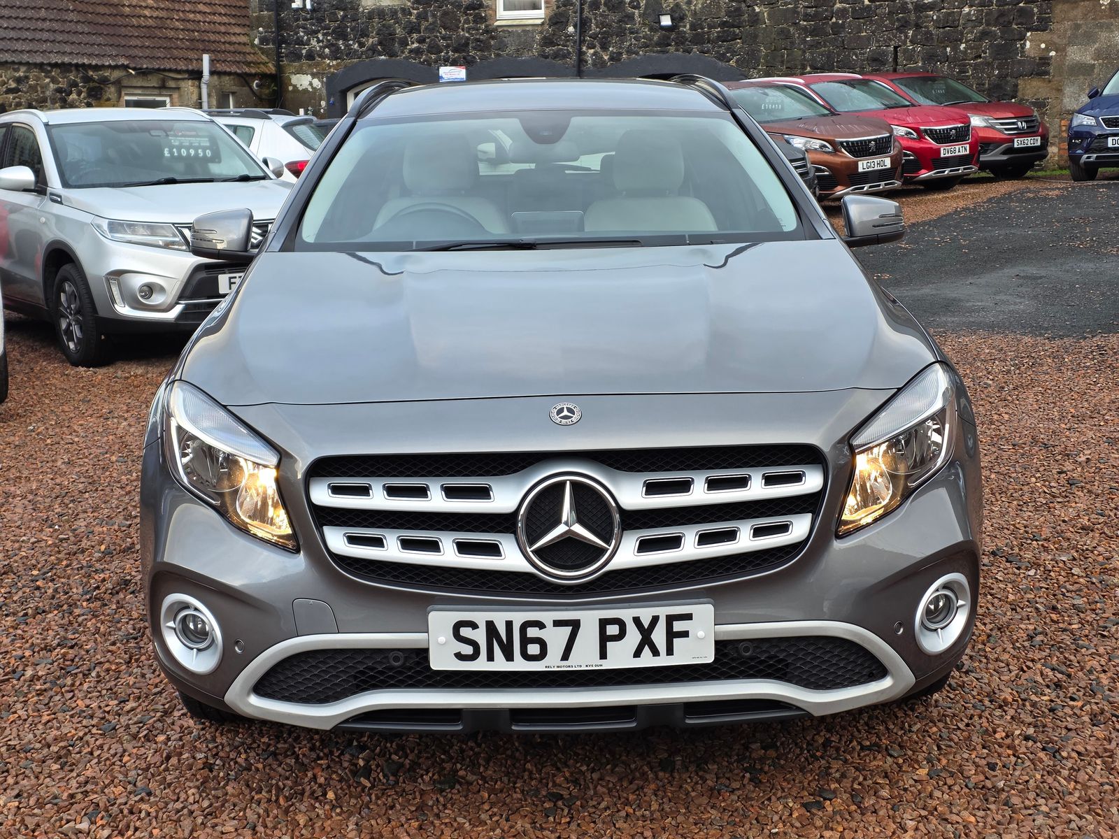 Mercedes-Benz GLA 2.1L 200 SE Executive D SUV 5dr Diesel Manual Euro 6 (134 bhp) 5dr Manual 2017