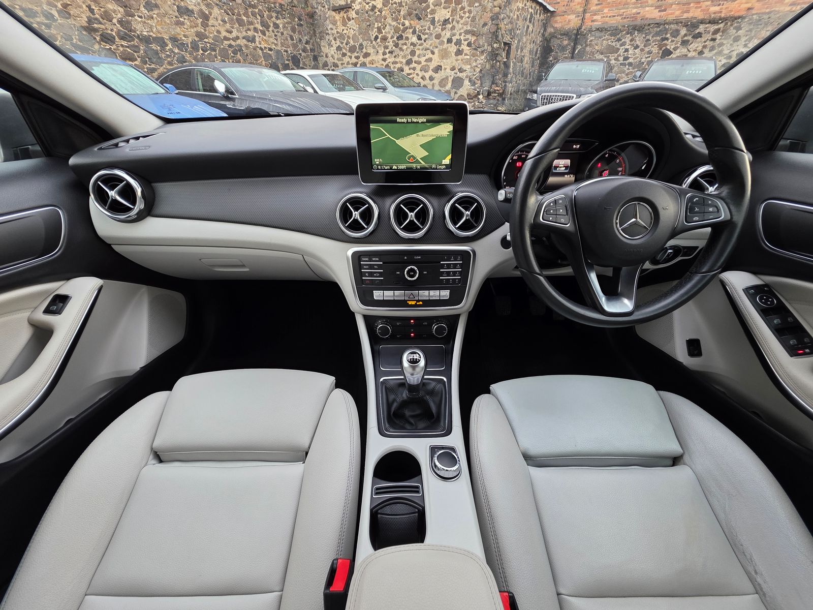 Mercedes-Benz GLA 2.1L 200 SE Executive D SUV 5dr Diesel Manual Euro 6 (134 bhp) 5dr Manual 2017