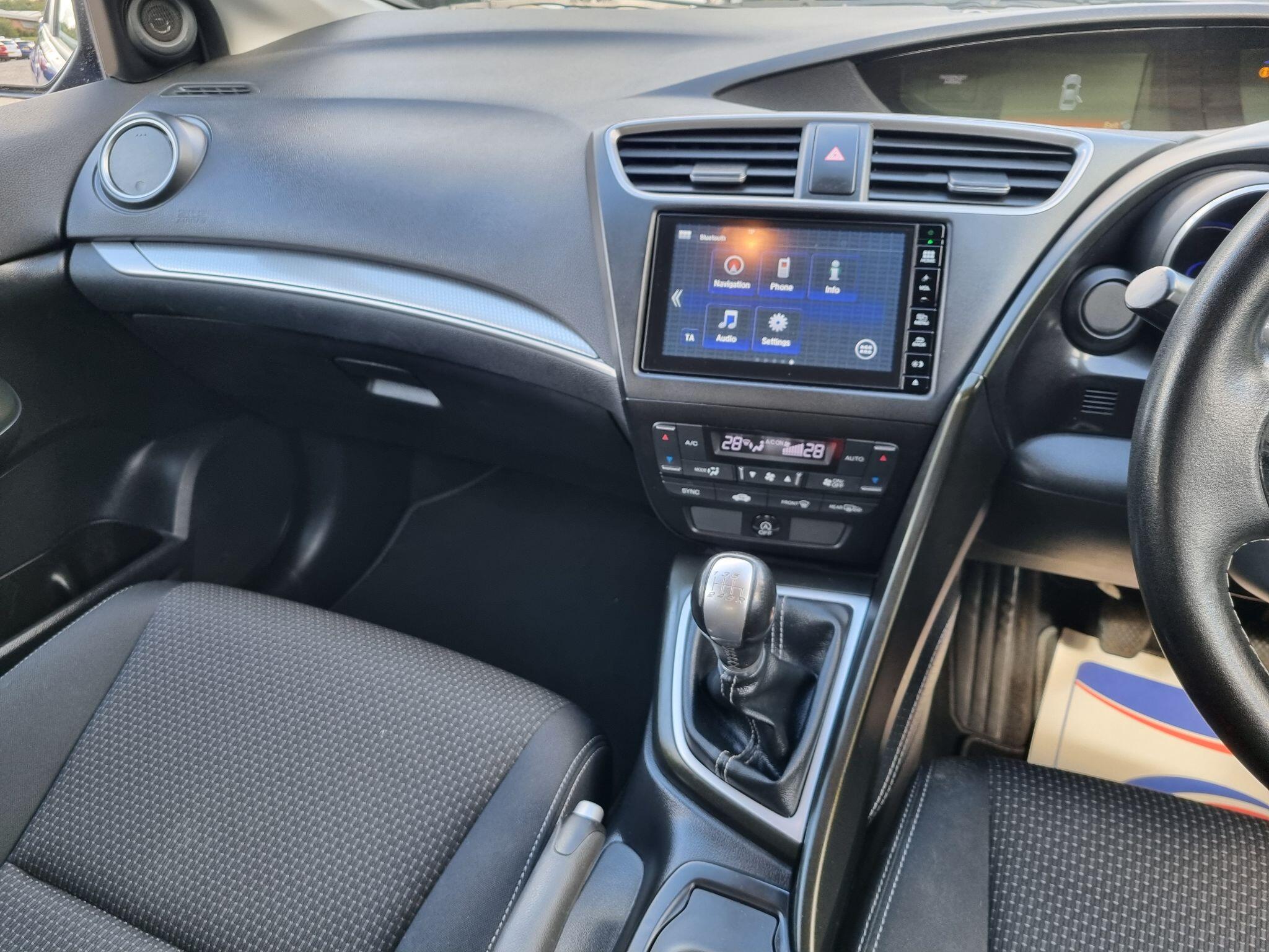 Honda Civic 1.6 i-DTEC SE Plus (Navi) Euro 5 (s/s) 5dr 5dr Manual 2016