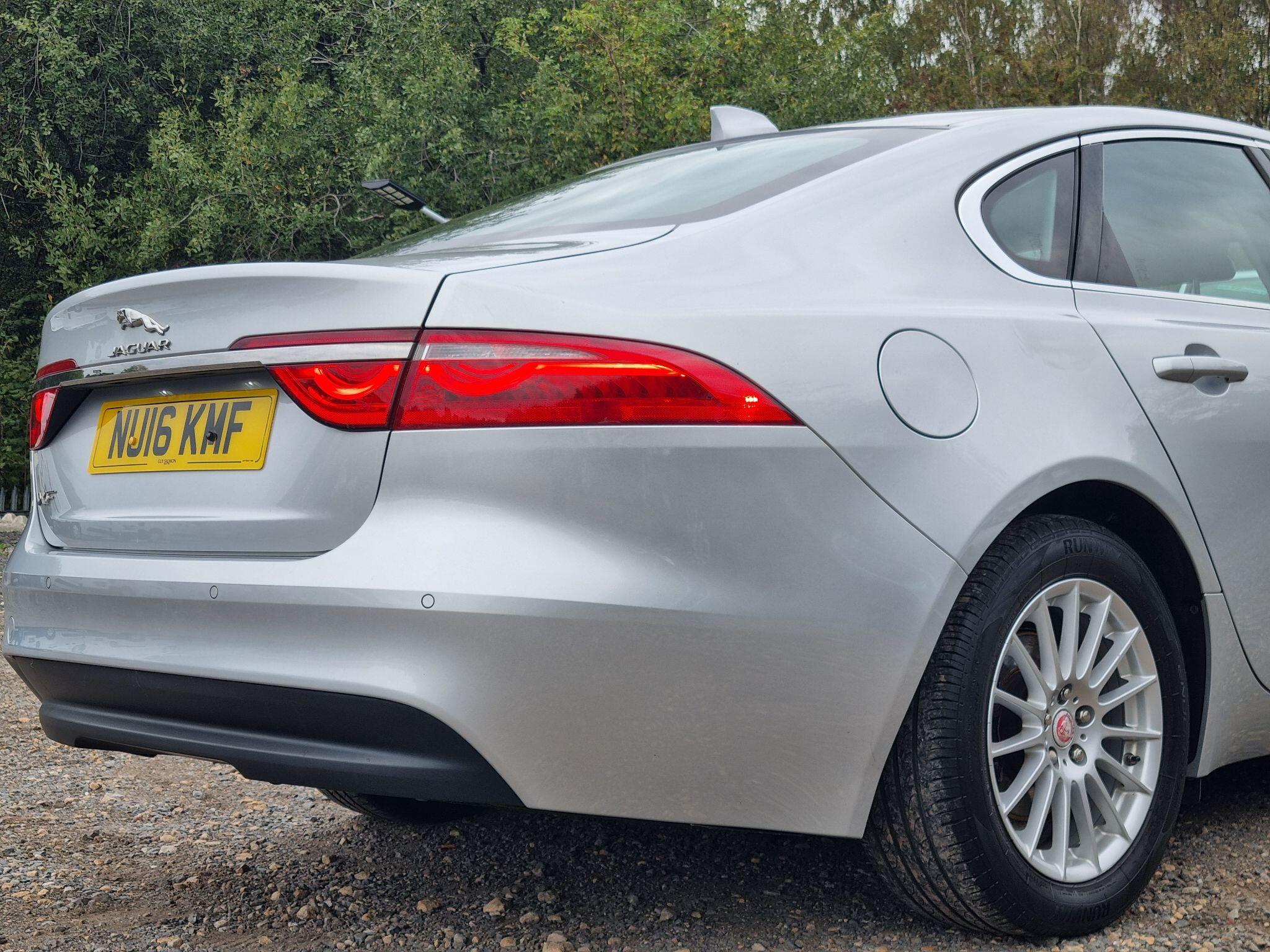 Jaguar XF 2.0d Prestige Auto Euro 6 (s/s) 4dr 4dr Automatic 2016