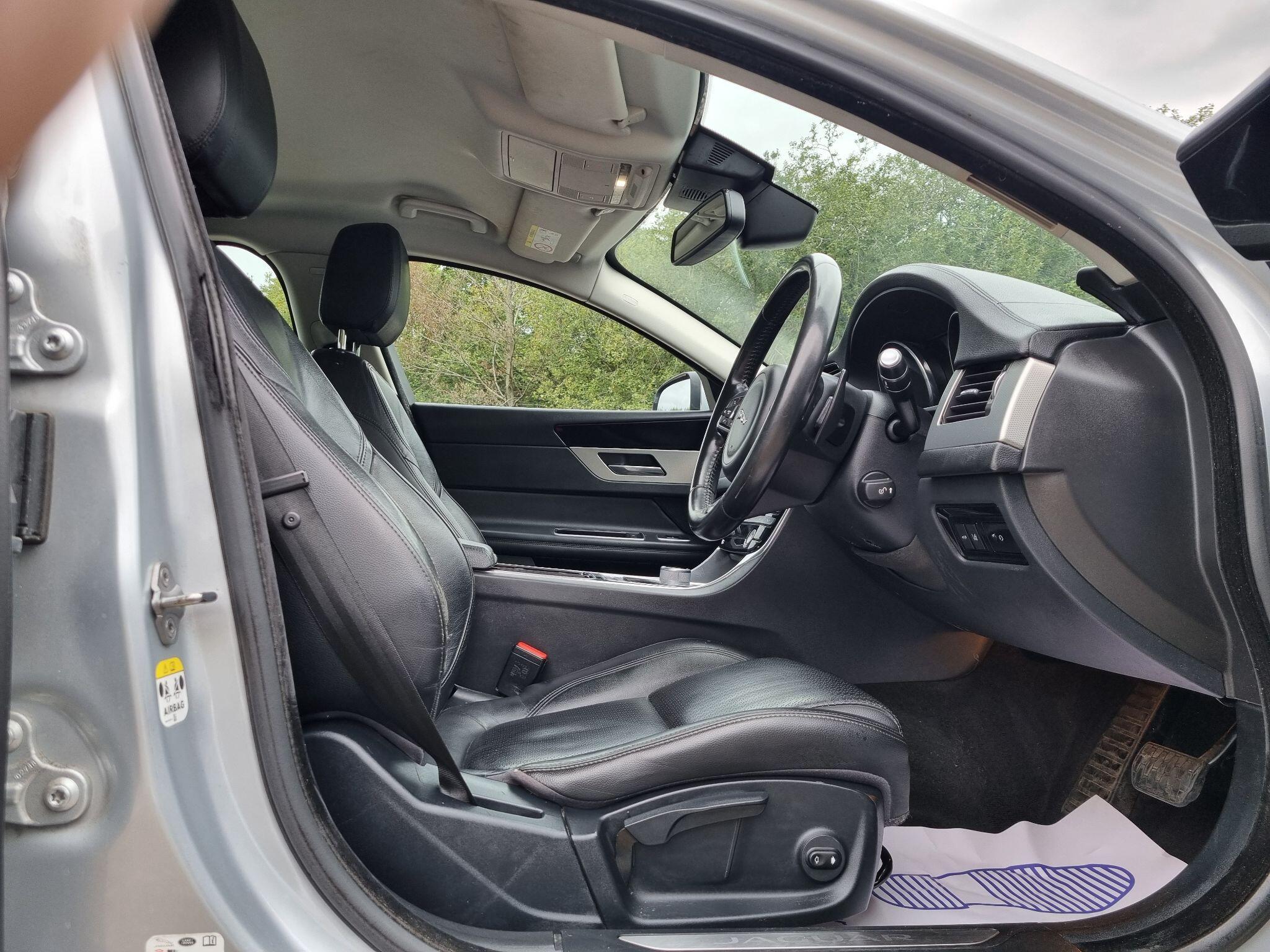 Jaguar XF 2.0d Prestige Auto Euro 6 (s/s) 4dr 4dr Automatic 2016