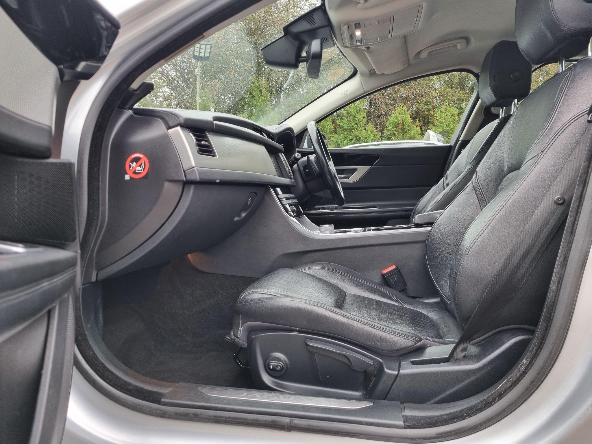 Jaguar XF 2.0d Prestige Auto Euro 6 (s/s) 4dr 4dr Automatic 2016