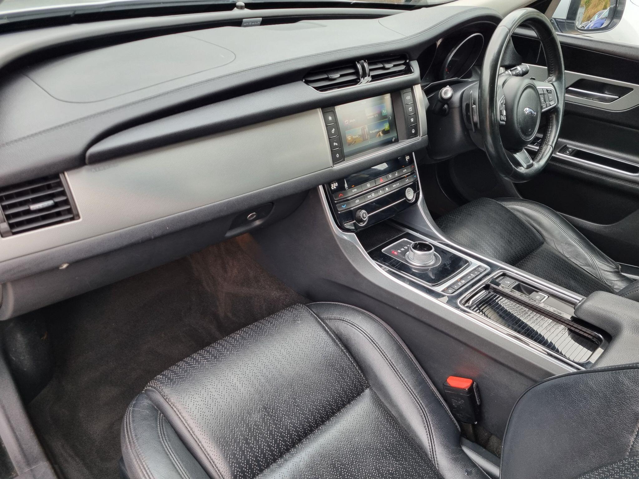 Jaguar XF 2.0d Prestige Auto Euro 6 (s/s) 4dr 4dr Automatic 2016