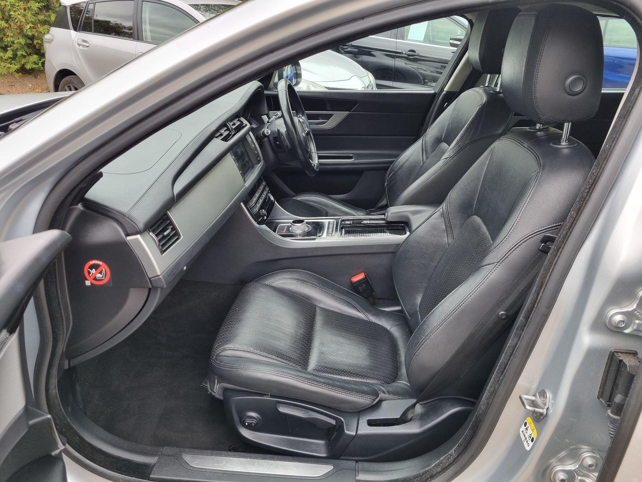 Jaguar XF 2.0d Prestige Auto Euro 6 (s/s) 4dr 4dr Automatic 2016