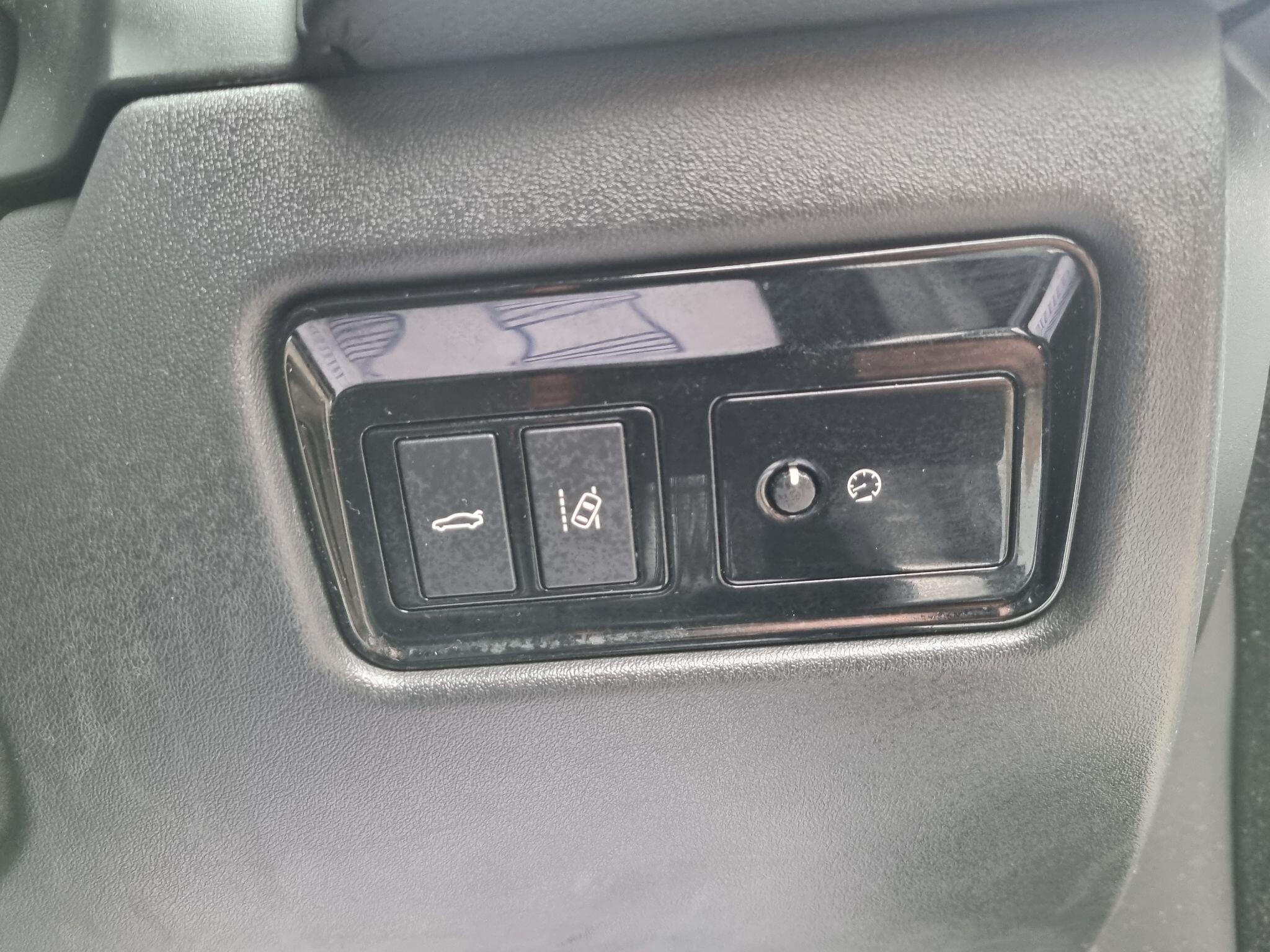 Jaguar XF 2.0d Prestige Auto Euro 6 (s/s) 4dr 4dr Automatic 2016