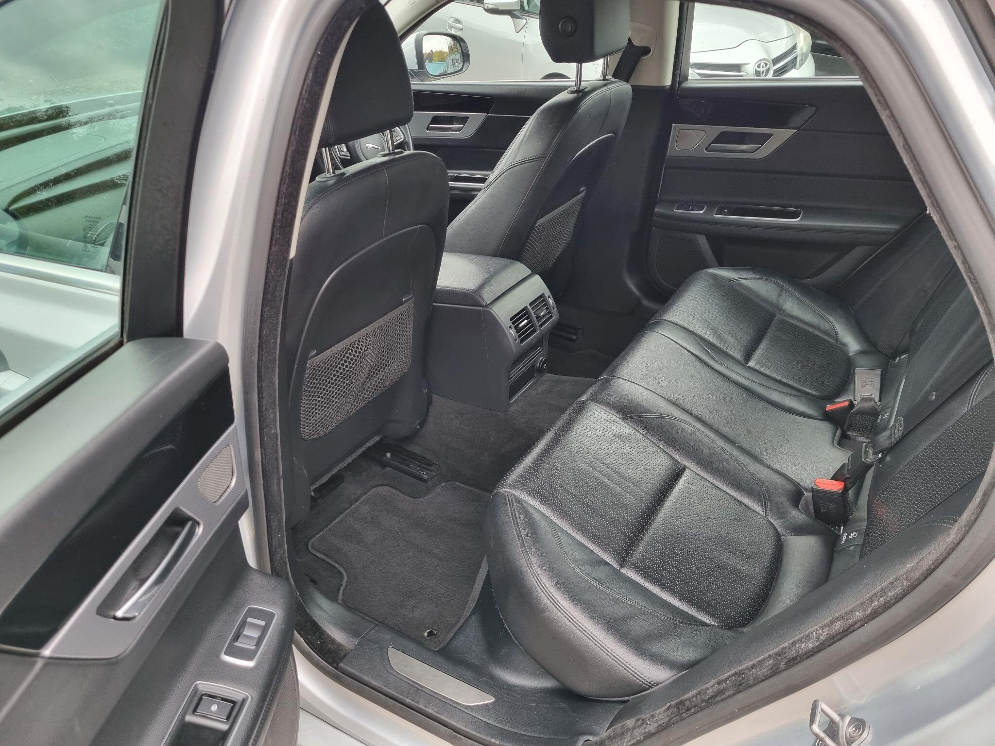 Jaguar XF 2.0d Prestige Auto Euro 6 (s/s) 4dr 4dr Automatic 2016