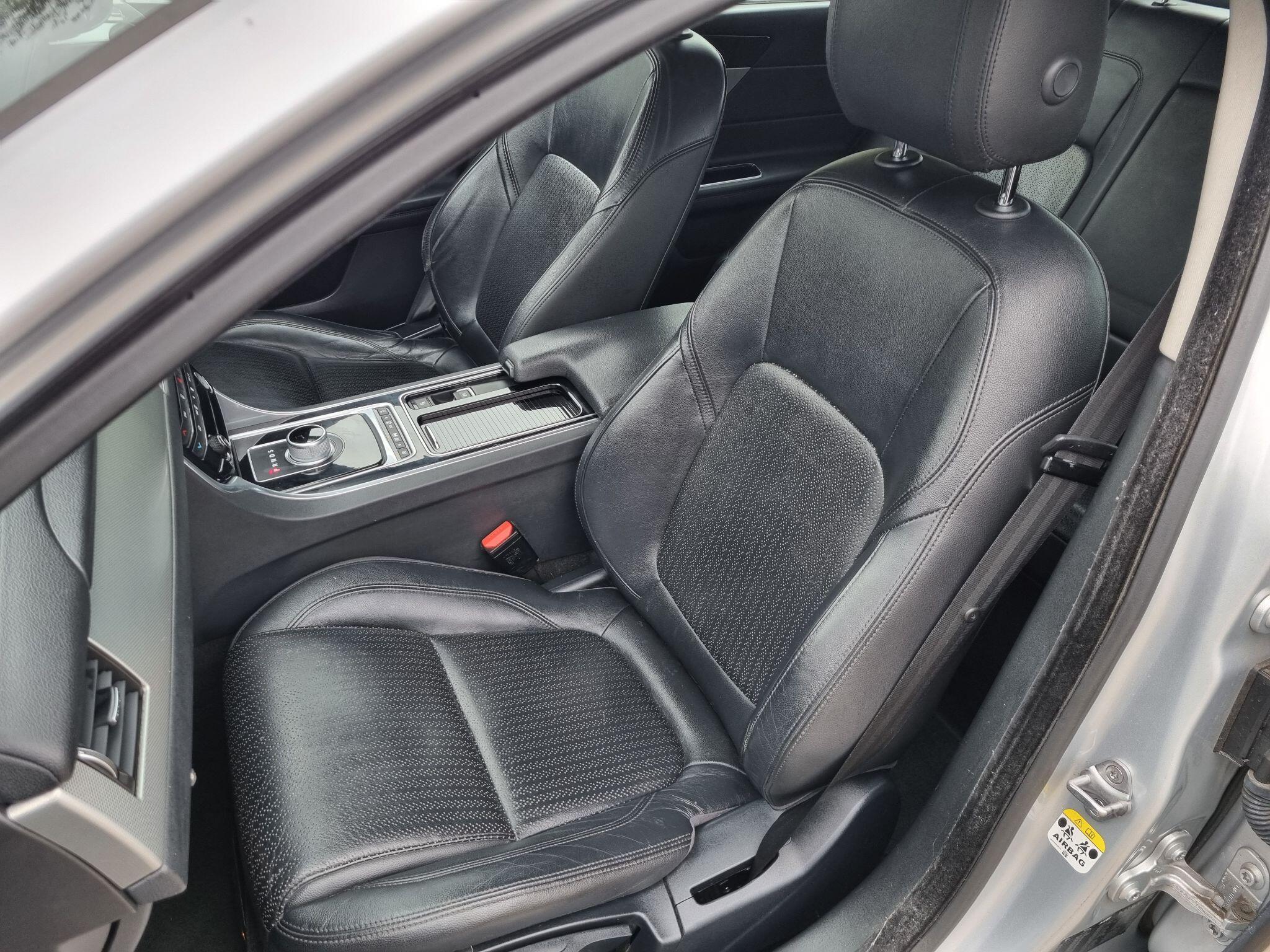 Jaguar XF 2.0d Prestige Auto Euro 6 (s/s) 4dr 4dr Automatic 2016