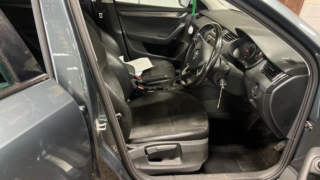 Skoda Octavia 2.0 TDI Scout DSG 4WD Euro 6 (s/s) 5dr 5dr Automatic 2016