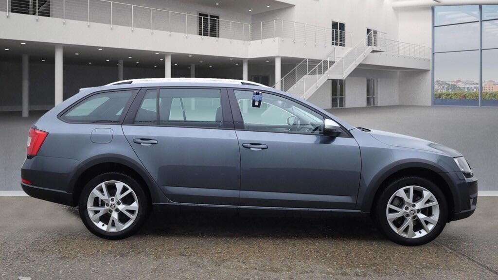 Skoda Octavia 2.0 TDI Scout DSG 4WD Euro 6 (s/s) 5dr 5dr Automatic 2016