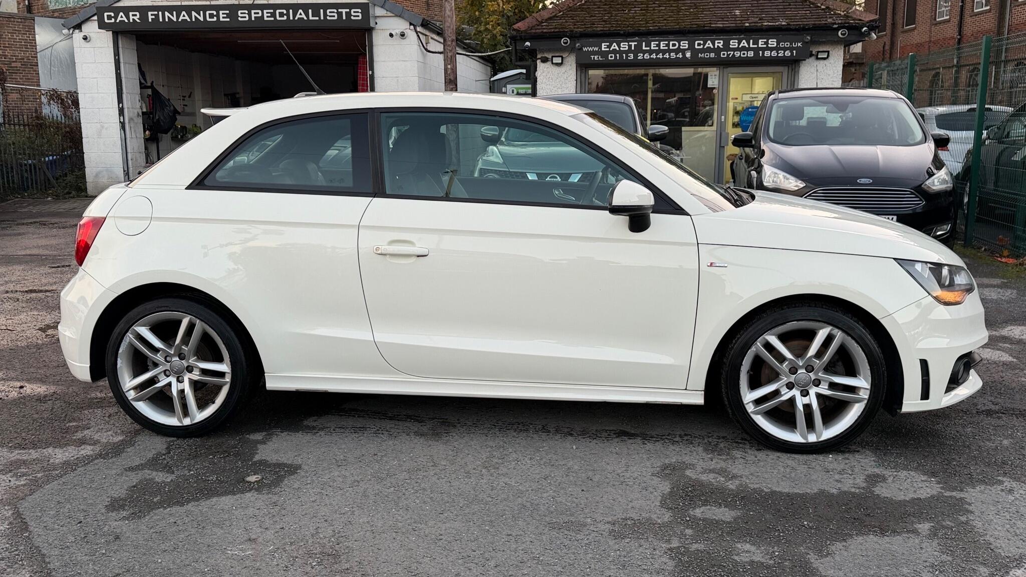 Audi A1 1.4 TFSI S line Euro 5 (s/s) 3dr 3dr Manual 2011