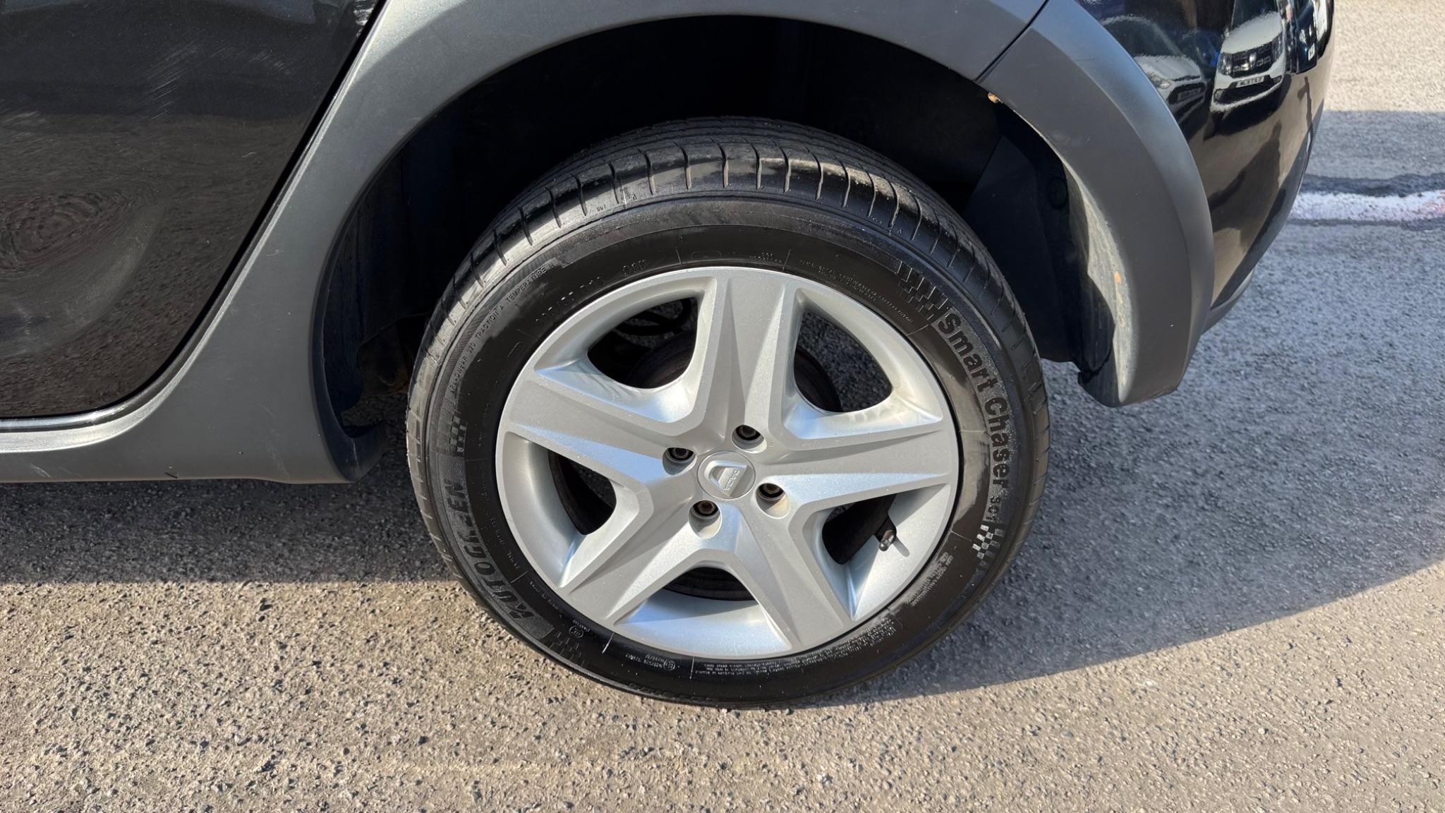 Dacia Sandero Stepway 1.5 dCi Laureate Euro 5 5dr 5dr Manual 2014