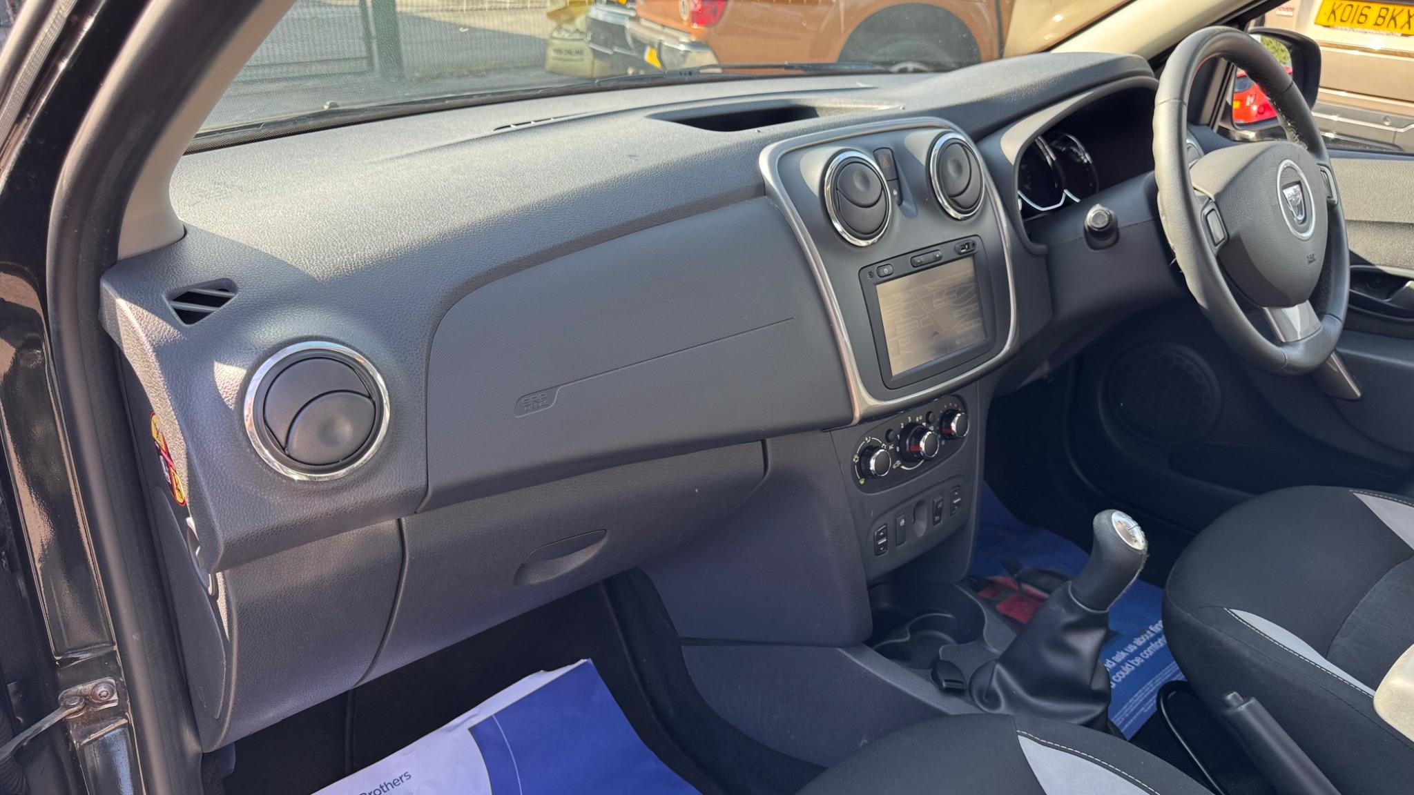 Dacia Sandero Stepway 1.5 dCi Laureate Euro 5 5dr 5dr Manual 2014