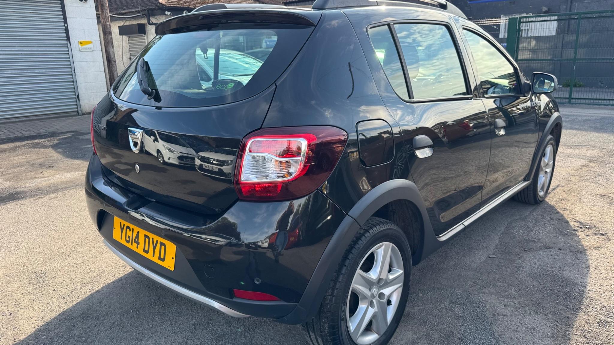 Dacia Sandero Stepway 1.5 dCi Laureate Euro 5 5dr 5dr Manual 2014