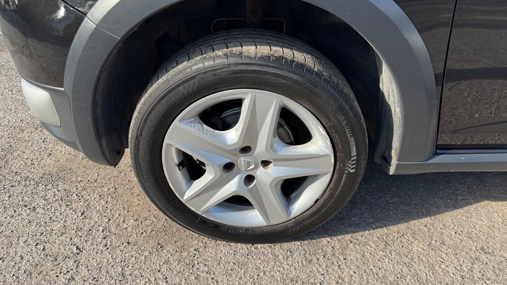 Dacia Sandero Stepway 1.5 dCi Laureate Euro 5 5dr 5dr Manual 2014