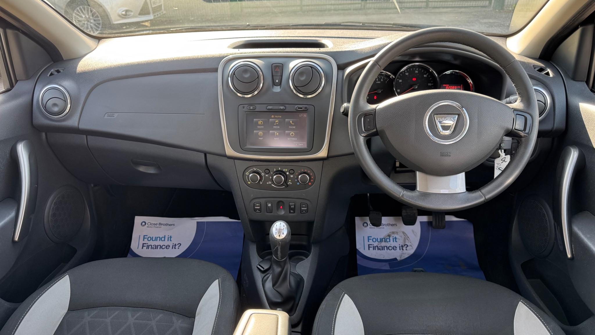 Dacia Sandero Stepway 1.5 dCi Laureate Euro 5 5dr 5dr Manual 2014