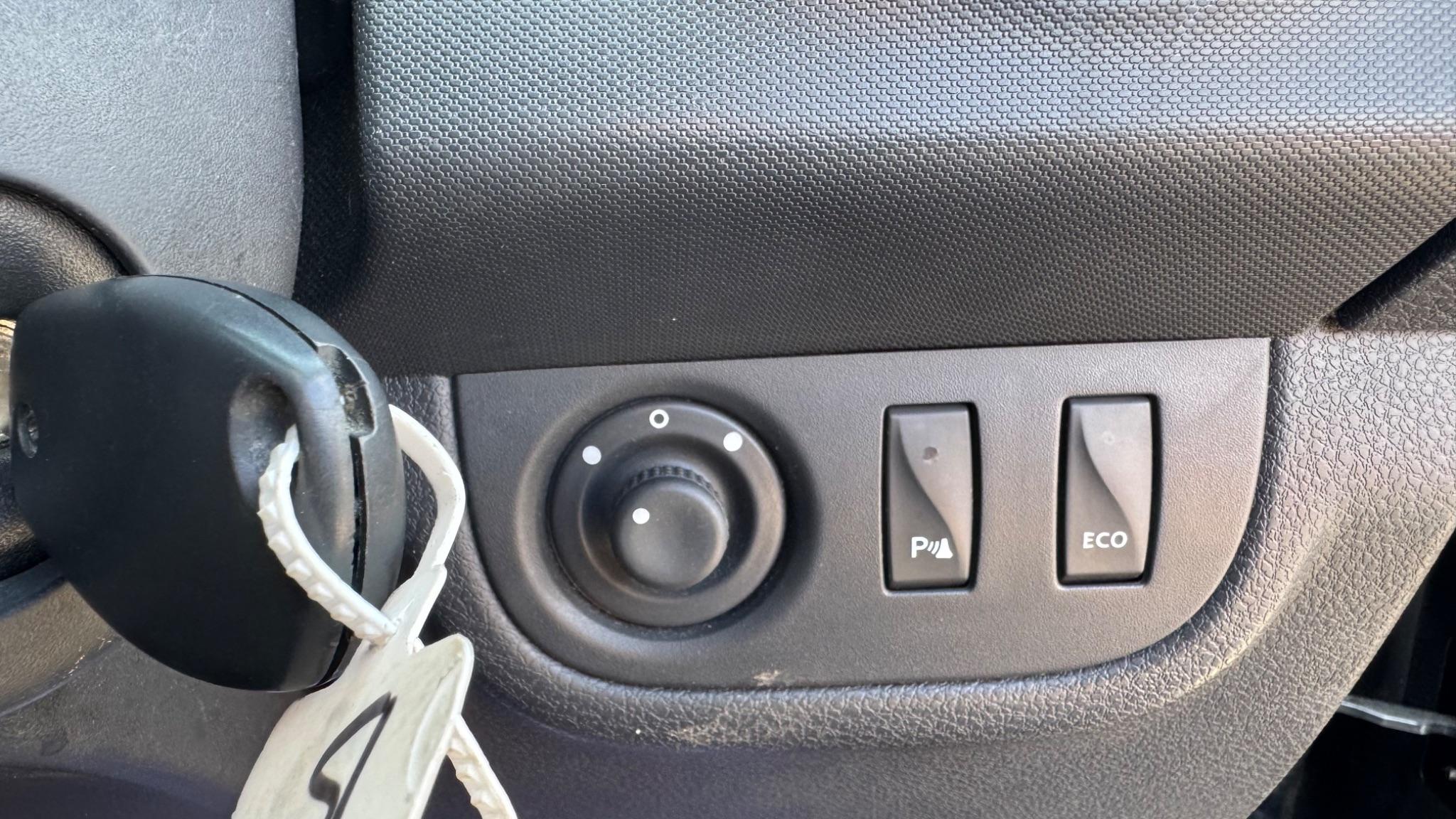 Dacia Sandero Stepway 1.5 dCi Laureate Euro 5 5dr 5dr Manual 2014