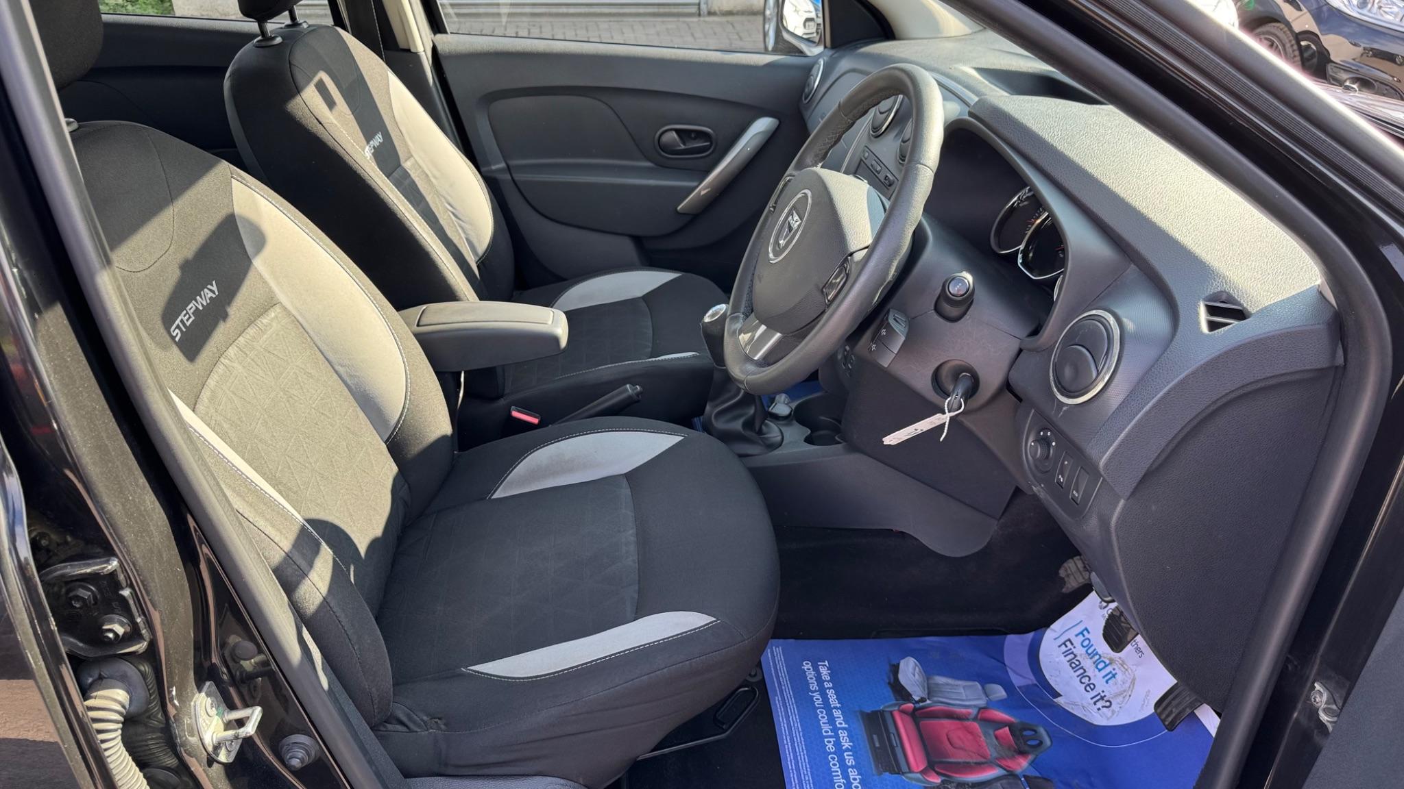 Dacia Sandero Stepway 1.5 dCi Laureate Euro 5 5dr 5dr Manual 2014