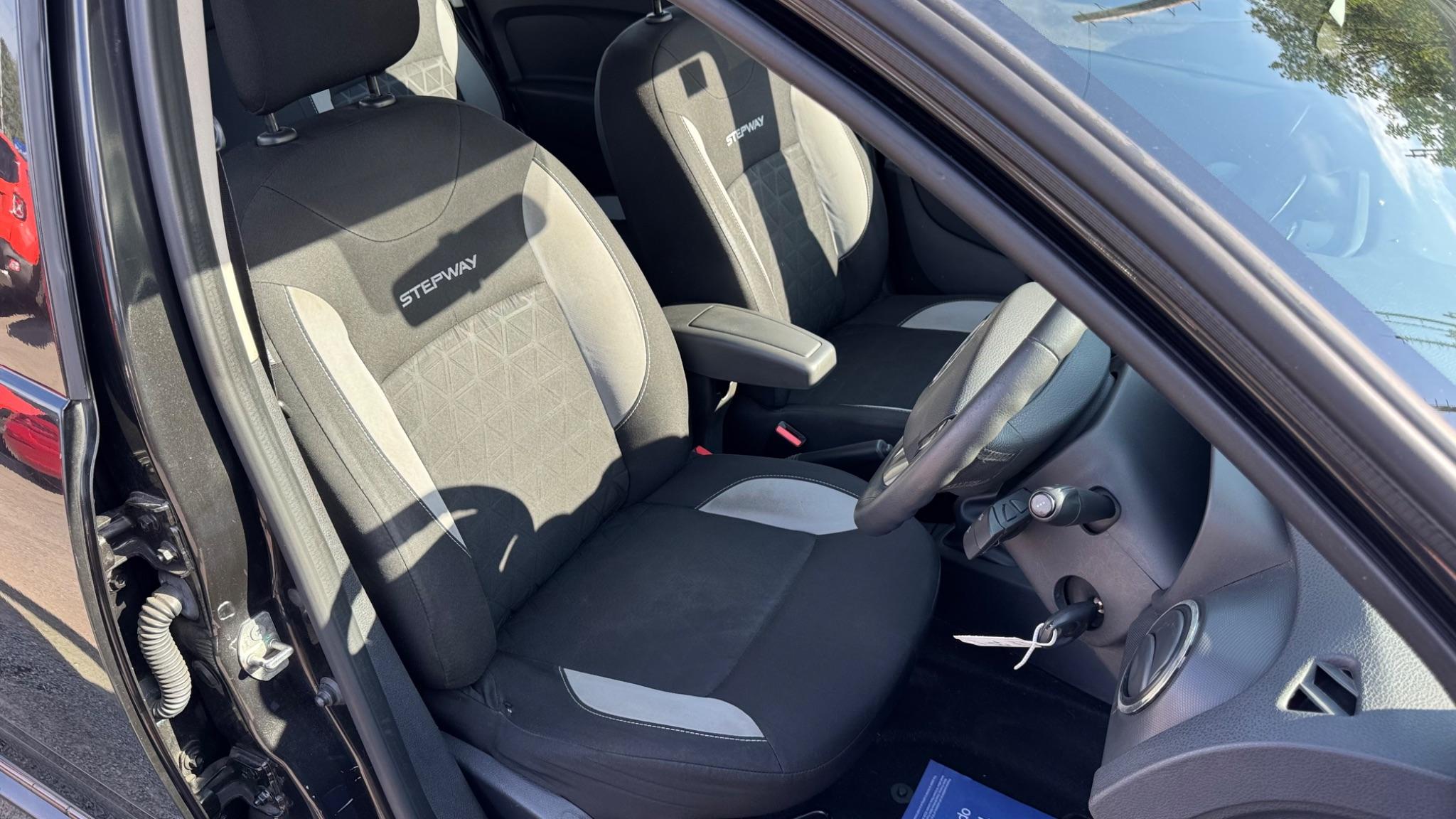 Dacia Sandero Stepway 1.5 dCi Laureate Euro 5 5dr 5dr Manual 2014