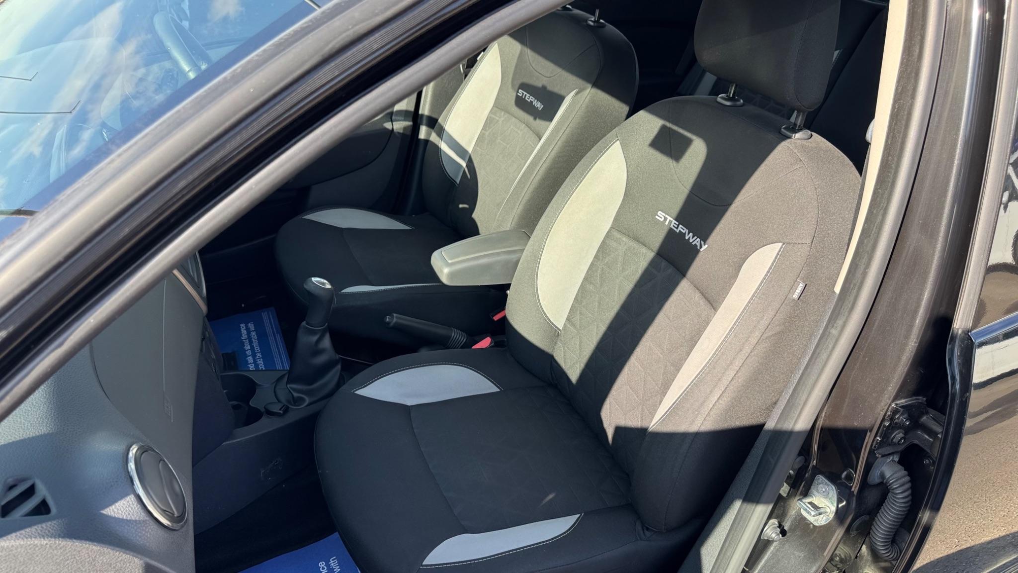 Dacia Sandero Stepway 1.5 dCi Laureate Euro 5 5dr 5dr Manual 2014