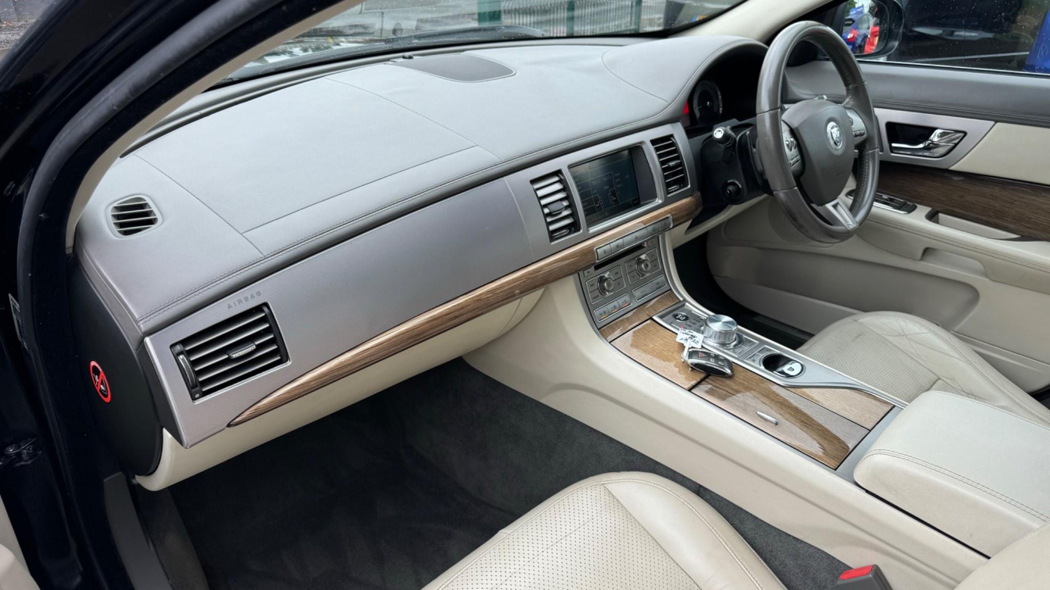 Used Jaguar XF 3 0d V6 Premium Luxury Auto Euro 5 4dr 2010 4dr Used Jaguar XF 3 0d V6 Premium Luxury Auto Euro 5 4dr 2010 4dr
