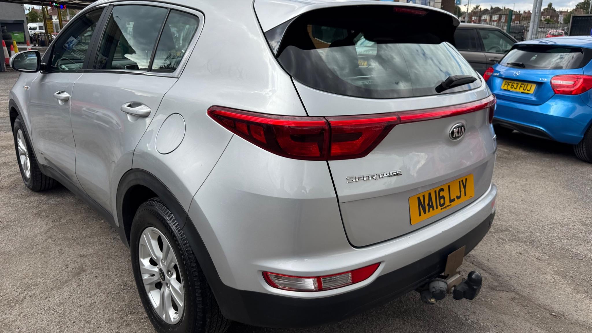 Kia Sportage 2.0 CRDi KX-1 AWD Euro 6 5dr 5dr Manual 2016