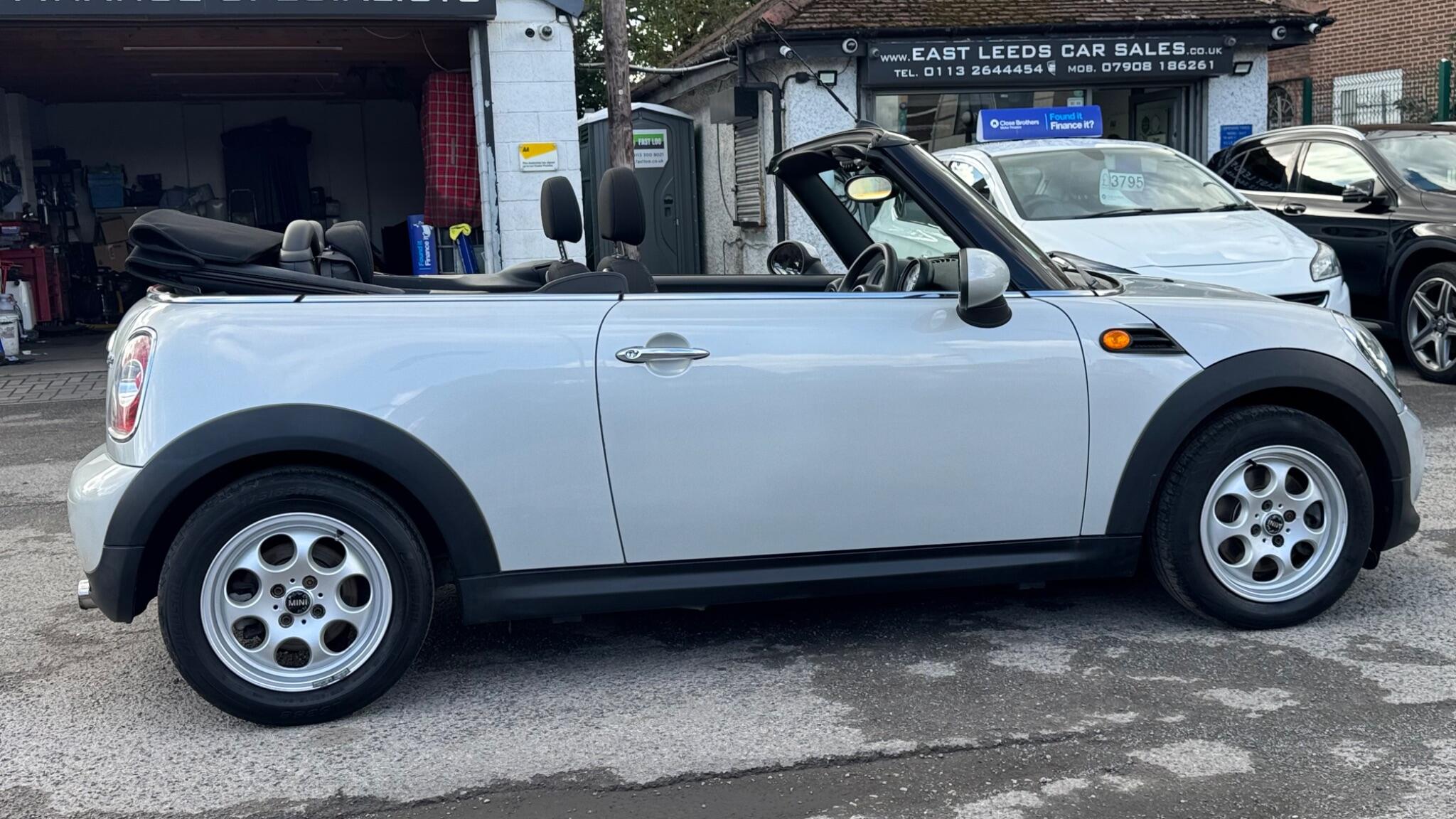 MINI Convertible 1.6 Cooper Euro 5 (s/s) 2dr 2dr Manual 2012