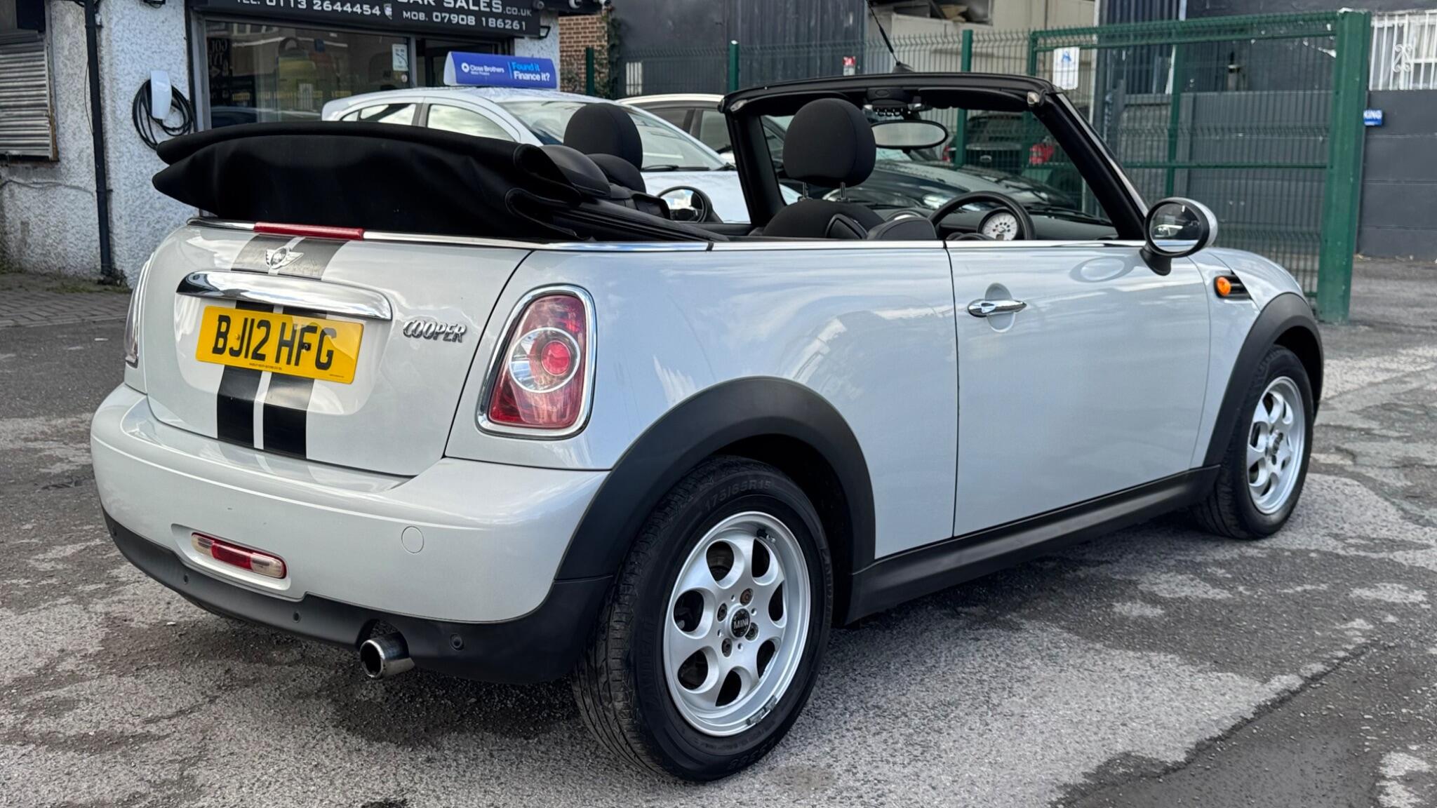 MINI Convertible 1.6 Cooper Euro 5 (s/s) 2dr 2dr Manual 2012