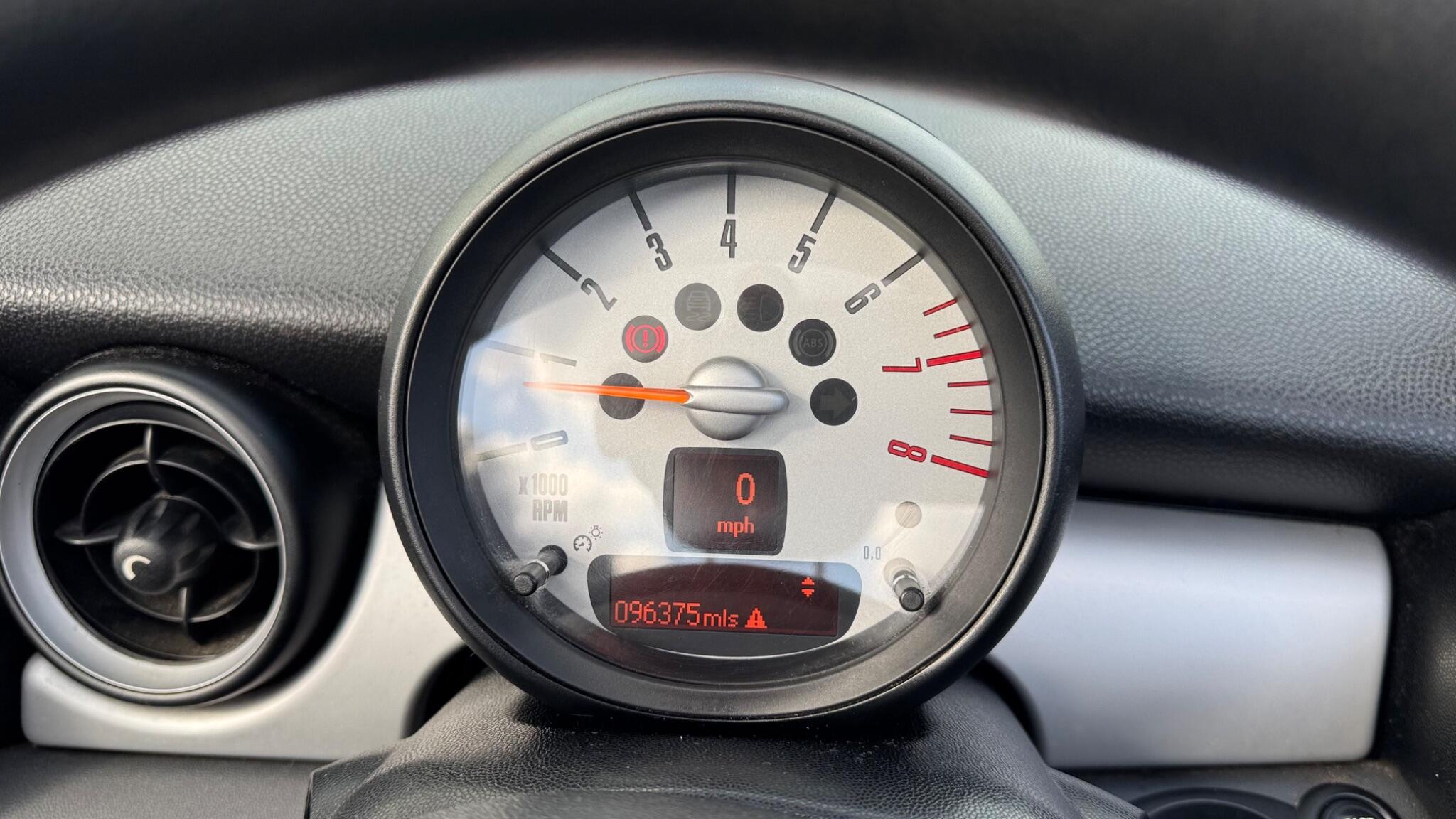 MINI Convertible 1.6 Cooper Euro 5 (s/s) 2dr 2dr Manual 2012