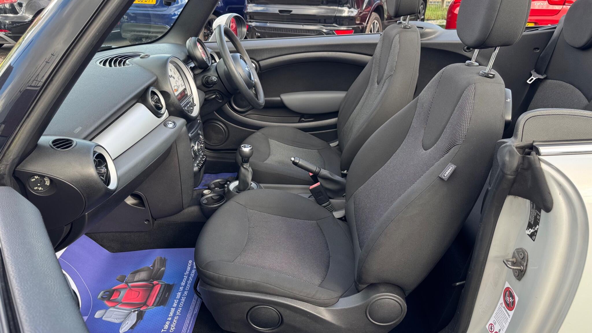 MINI Convertible 1.6 Cooper Euro 5 (s/s) 2dr 2dr Manual 2012