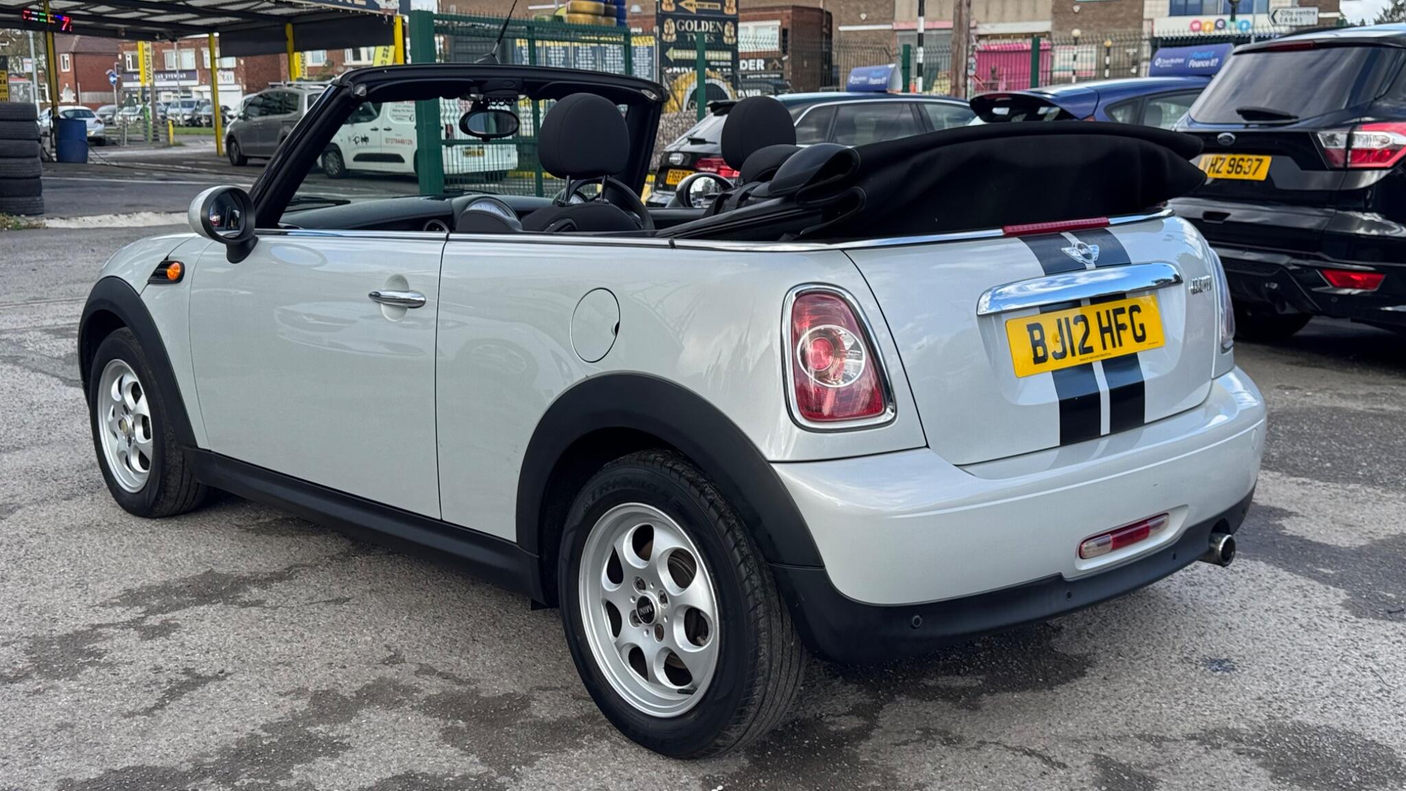 MINI Convertible 1.6 Cooper Euro 5 (s/s) 2dr 2dr Manual 2012