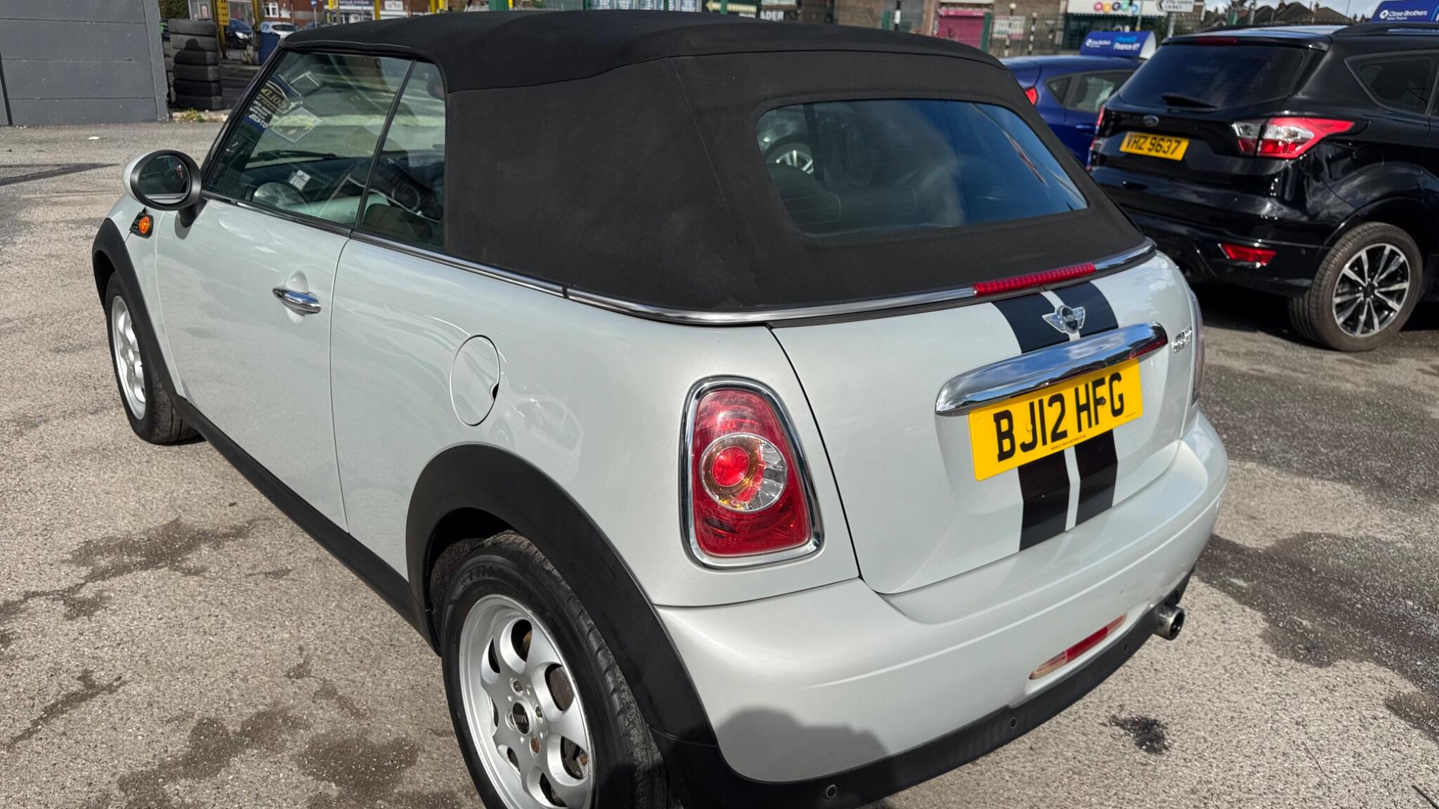 MINI Convertible 1.6 Cooper Euro 5 (s/s) 2dr 2dr Manual 2012