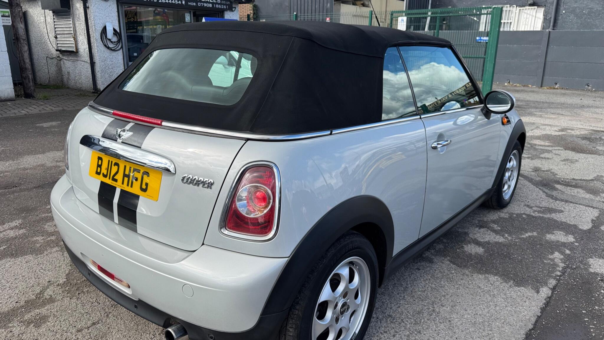 MINI Convertible 1.6 Cooper Euro 5 (s/s) 2dr 2dr Manual 2012