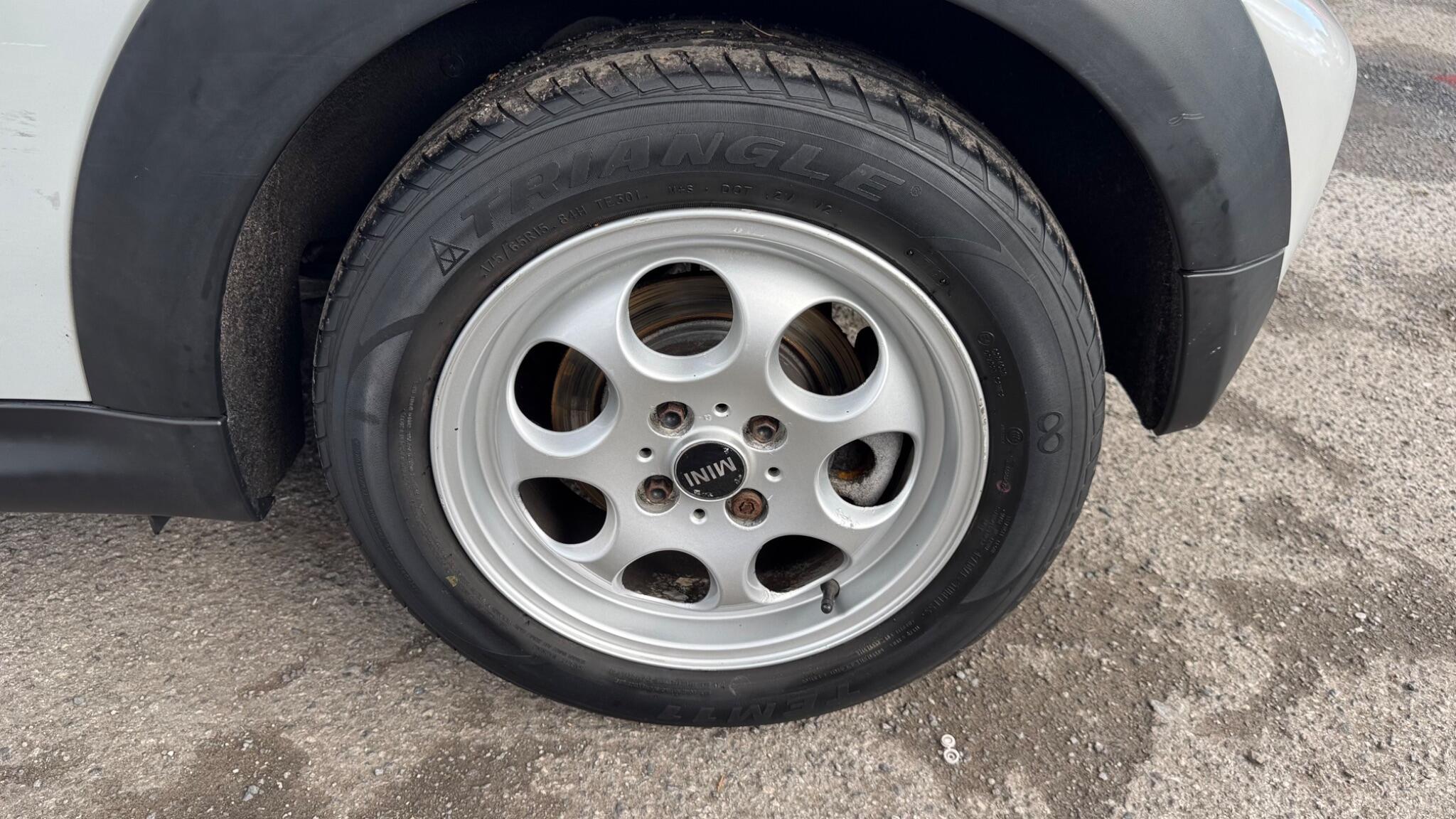 MINI Convertible 1.6 Cooper Euro 5 (s/s) 2dr 2dr Manual 2012