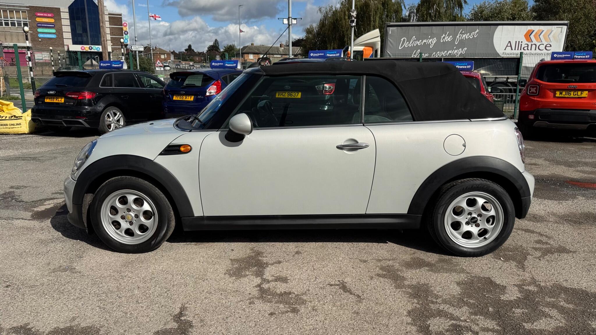 MINI Convertible 1.6 Cooper Euro 5 (s/s) 2dr 2dr Manual 2012