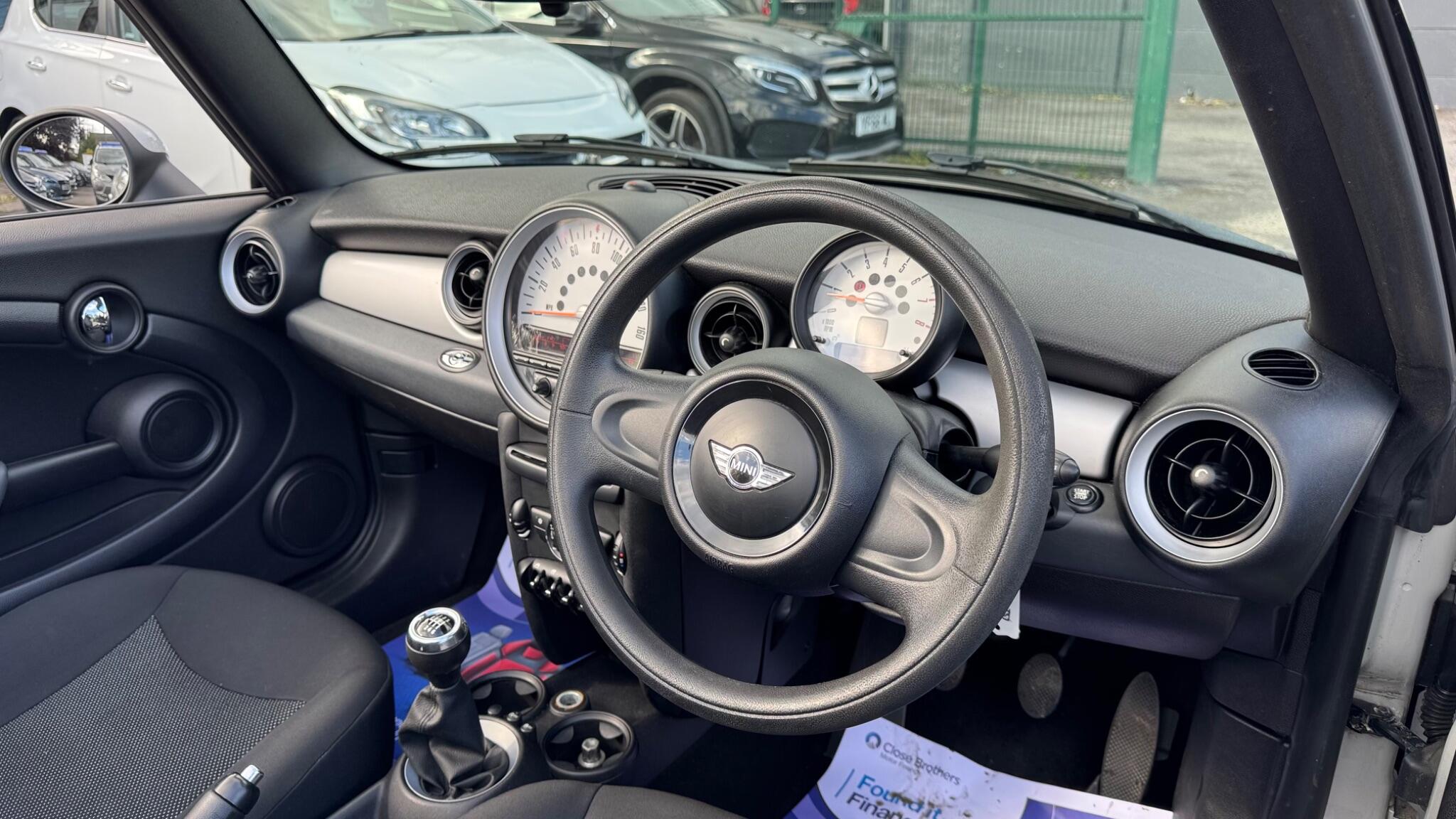 MINI Convertible 1.6 Cooper Euro 5 (s/s) 2dr 2dr Manual 2012