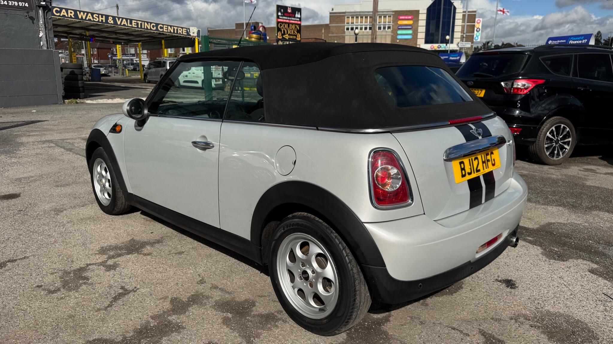 MINI Convertible 1.6 Cooper Euro 5 (s/s) 2dr 2dr Manual 2012