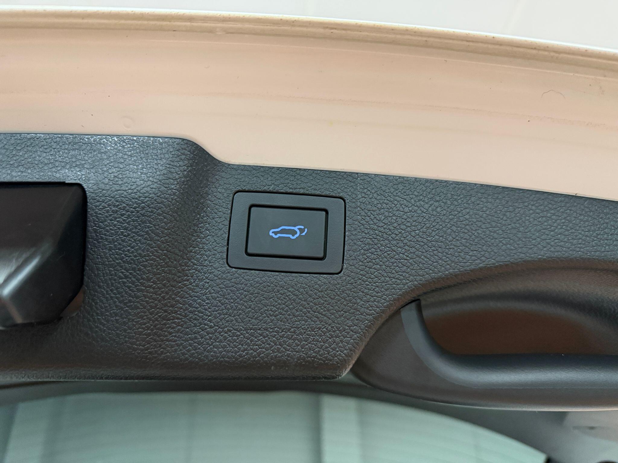 Hyundai Santa Fe 2.2 CRDi Blue Drive Wiggins Edition Auto 4WD Euro 6 (s/s) 5dr (7 Seat) 5dr Automatic 2026