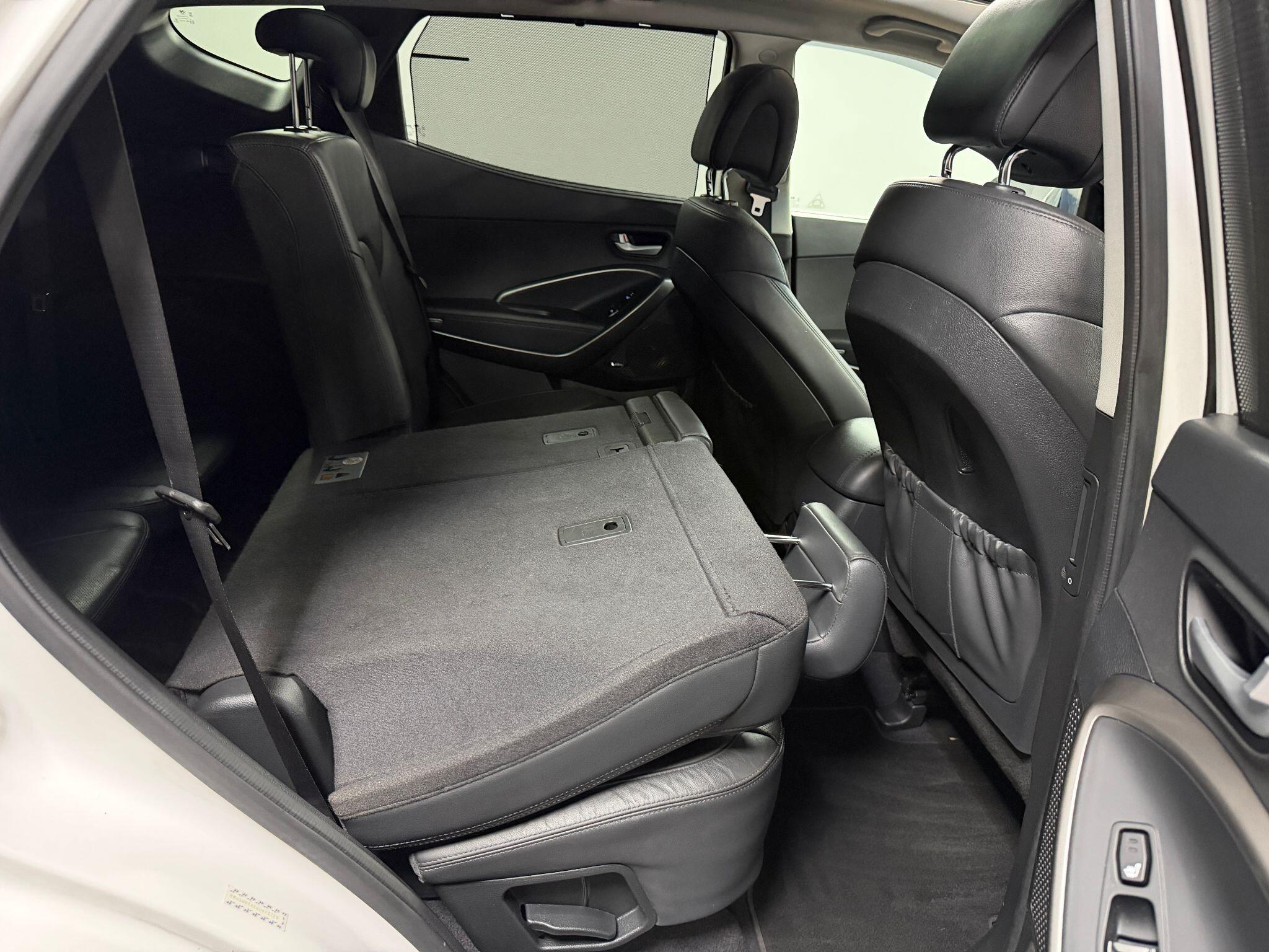 Hyundai Santa Fe 2.2 CRDi Blue Drive Wiggins Edition Auto 4WD Euro 6 (s/s) 5dr (7 Seat) 5dr Automatic 2026