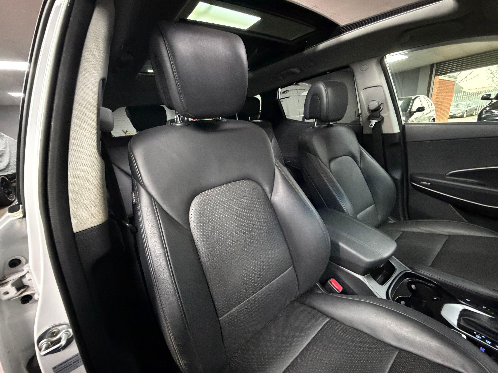 Hyundai Santa Fe 2.2 CRDi Blue Drive Wiggins Edition Auto 4WD Euro 6 (s/s) 5dr (7 Seat) 5dr Automatic 2026